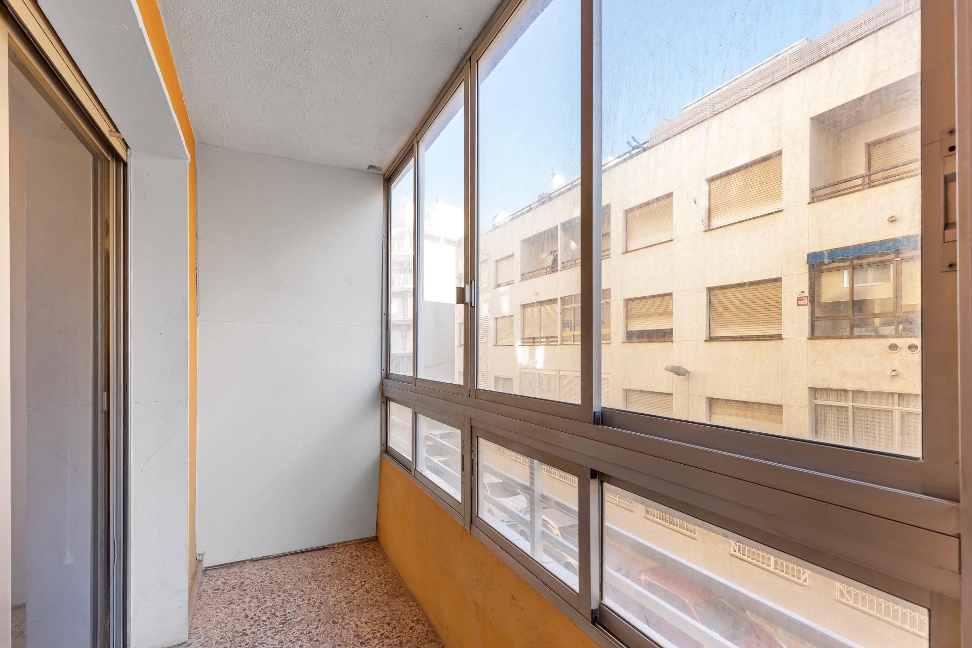 Resale - Apartment / Flat * - Torrevieja * - Habaneras