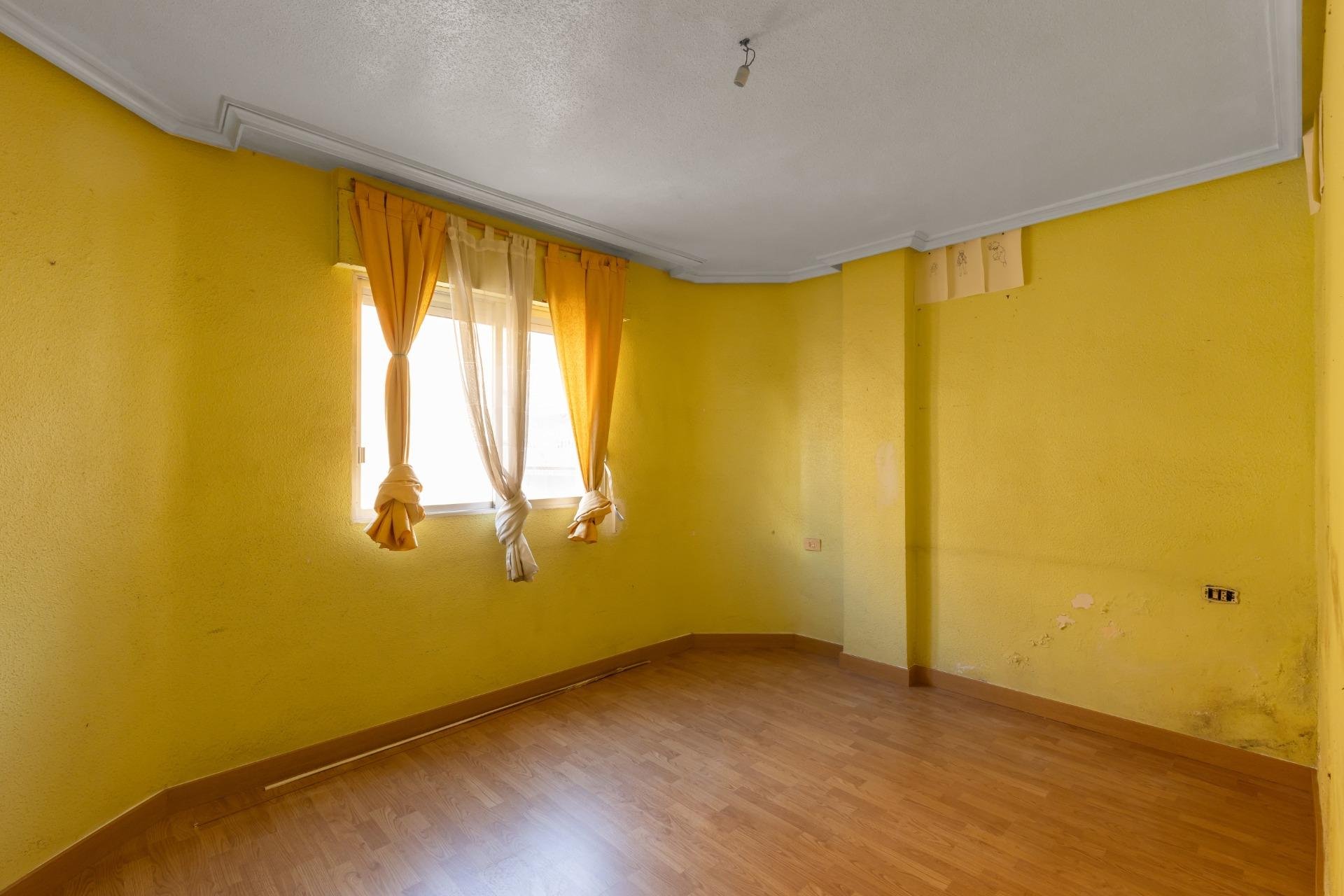 Resale - Apartment / Flat * - Torrevieja * - Habaneras