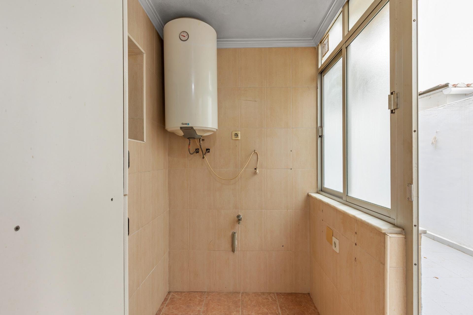 Resale - Apartment / Flat * - Torrevieja * - Habaneras *