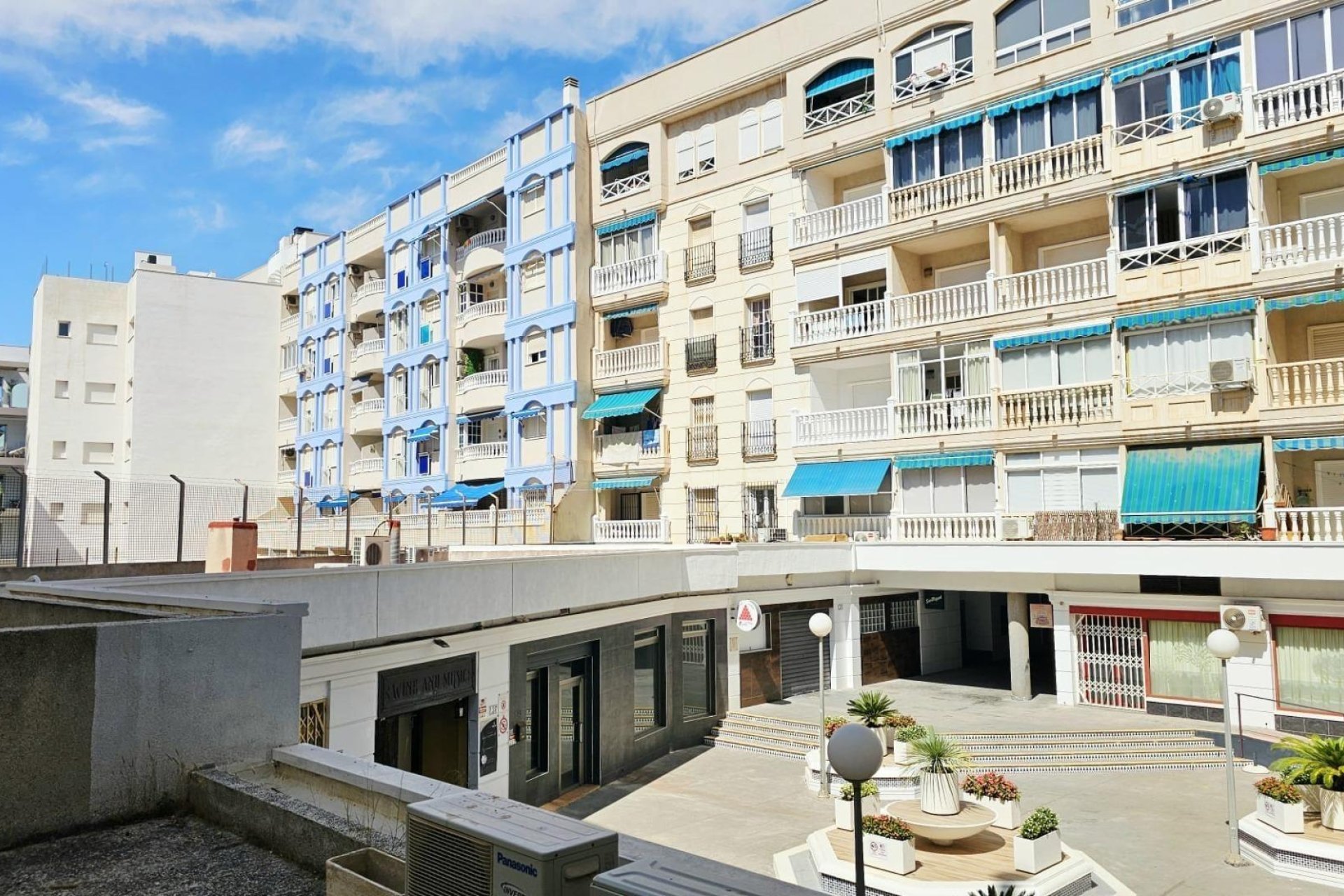 Resale - Apartment / Flat * - Torrevieja * - Habaneras *
