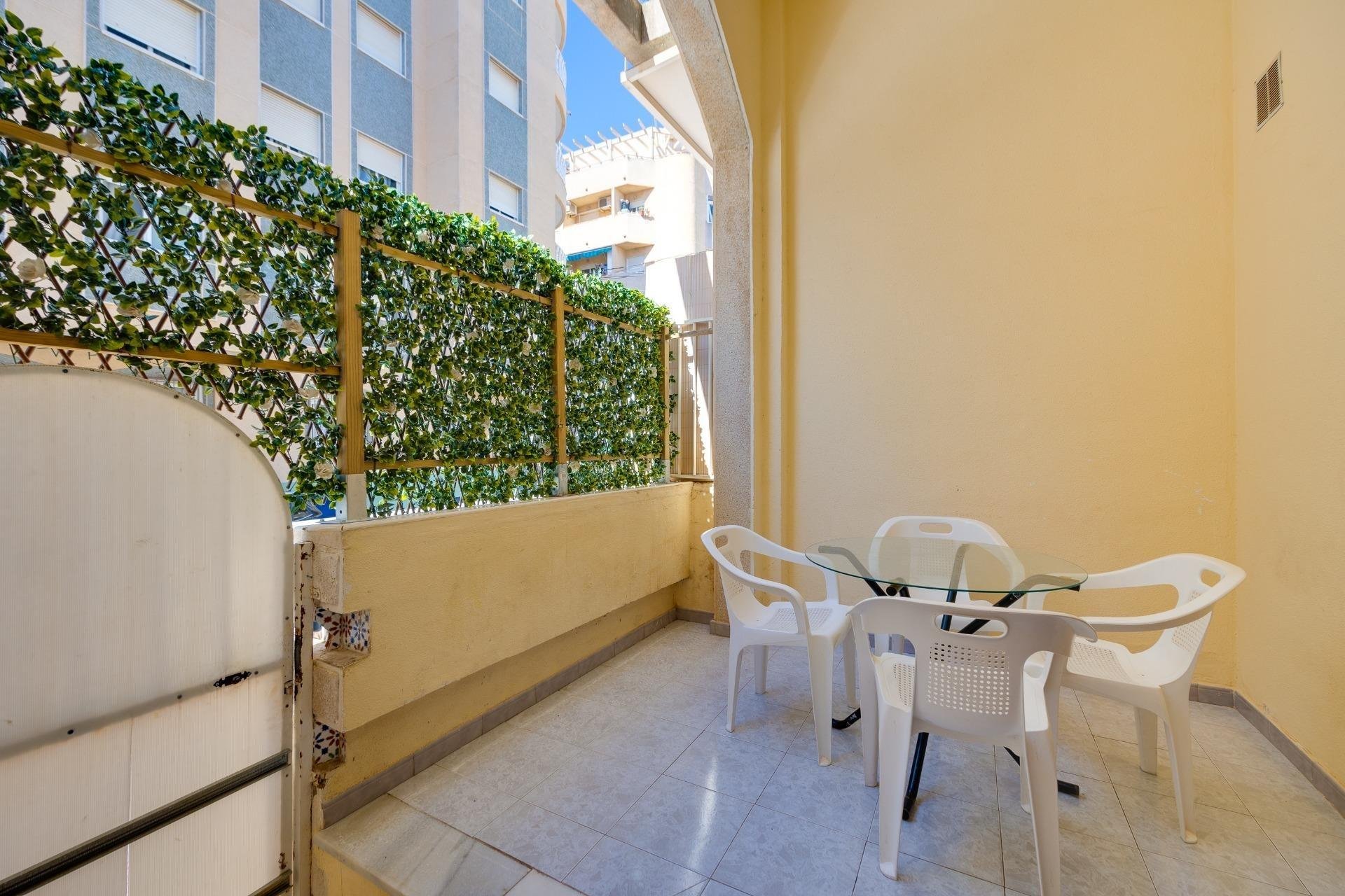 Resale - Apartment / Flat * - Torrevieja * - Habaneras *