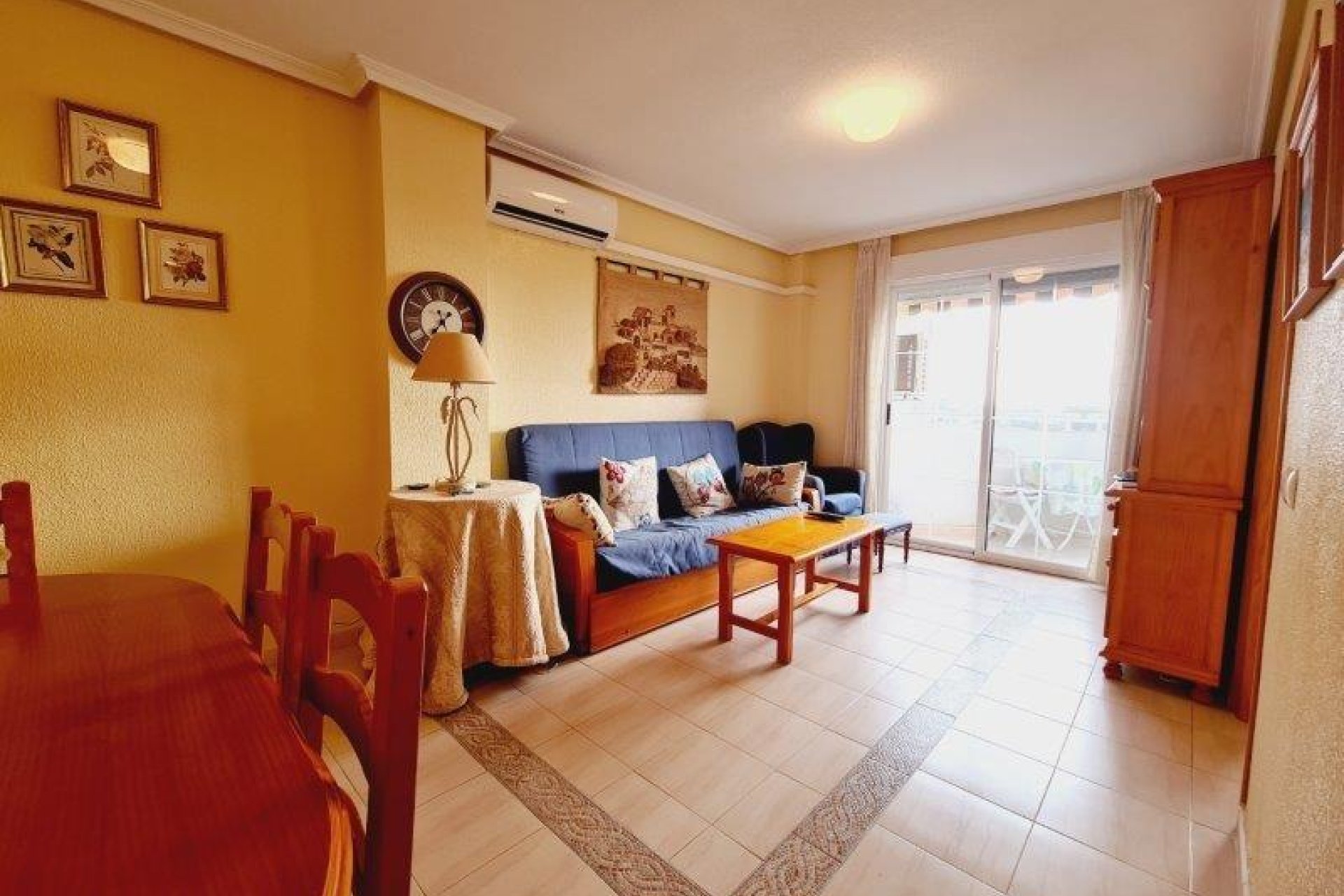 Resale - Apartment / flat - Torrevieja - La Mata pueblo