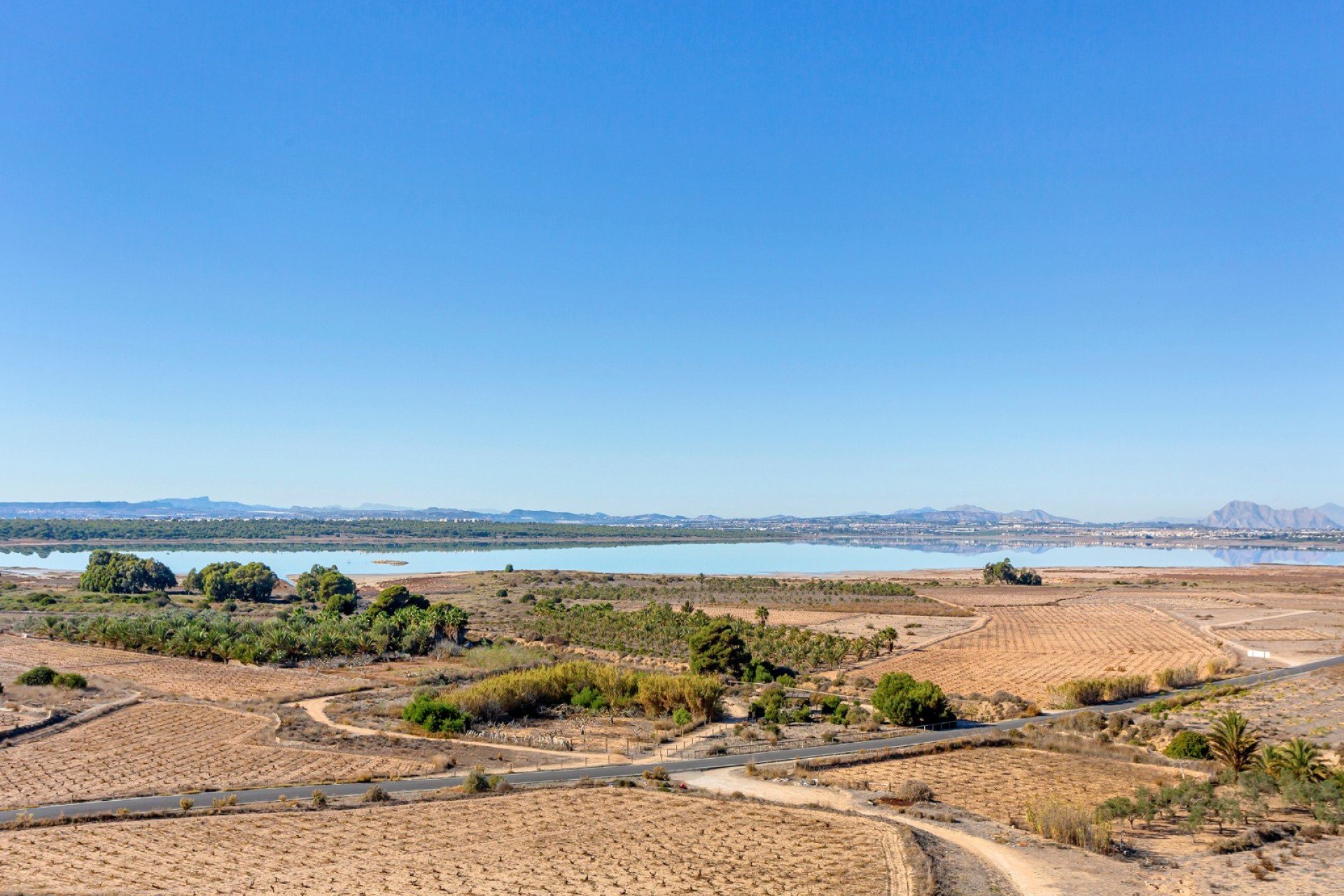 Resale - Apartment / Flat * - Torrevieja - La Mata pueblo