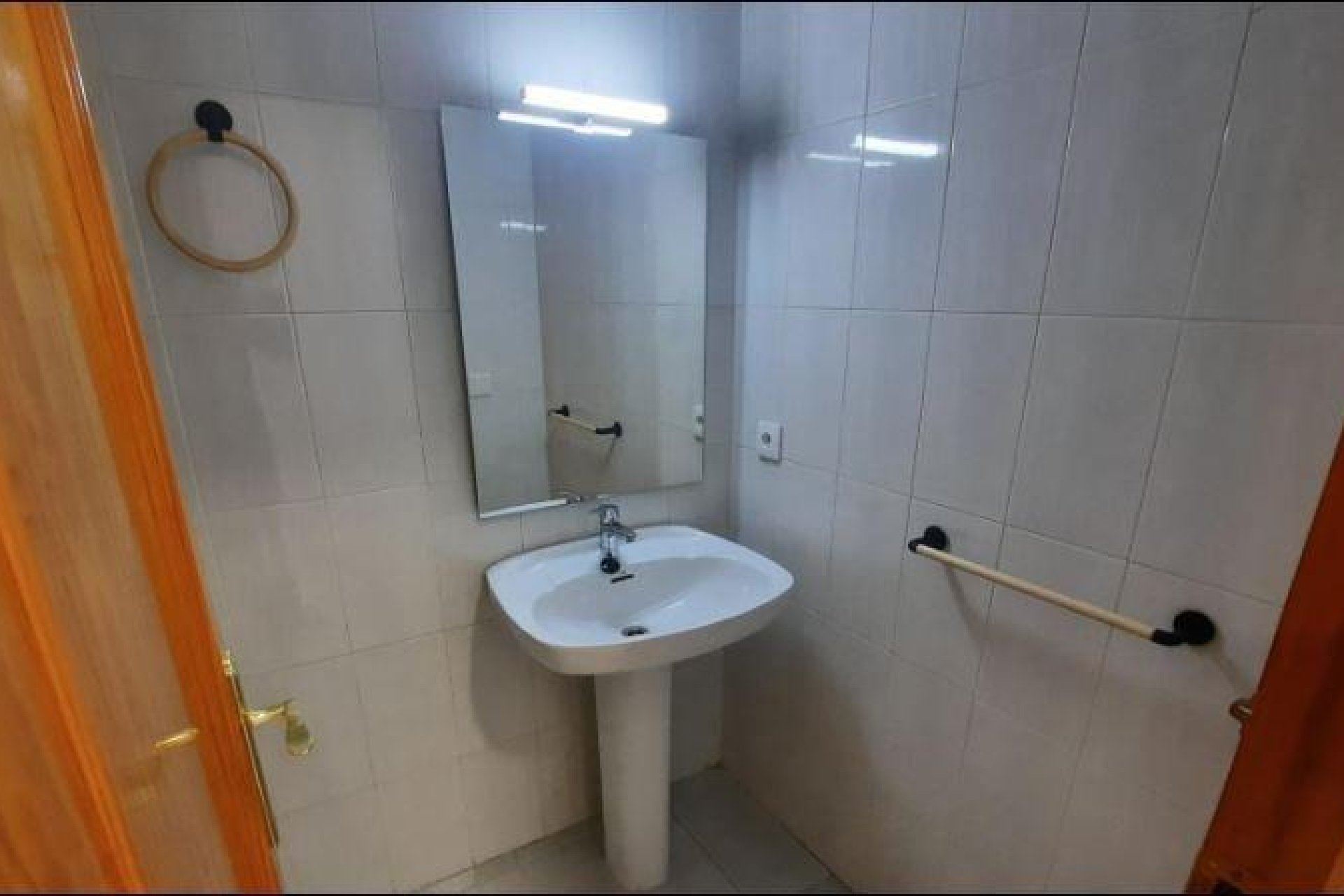 Resale - Apartment / flat - Torrevieja - La Mata