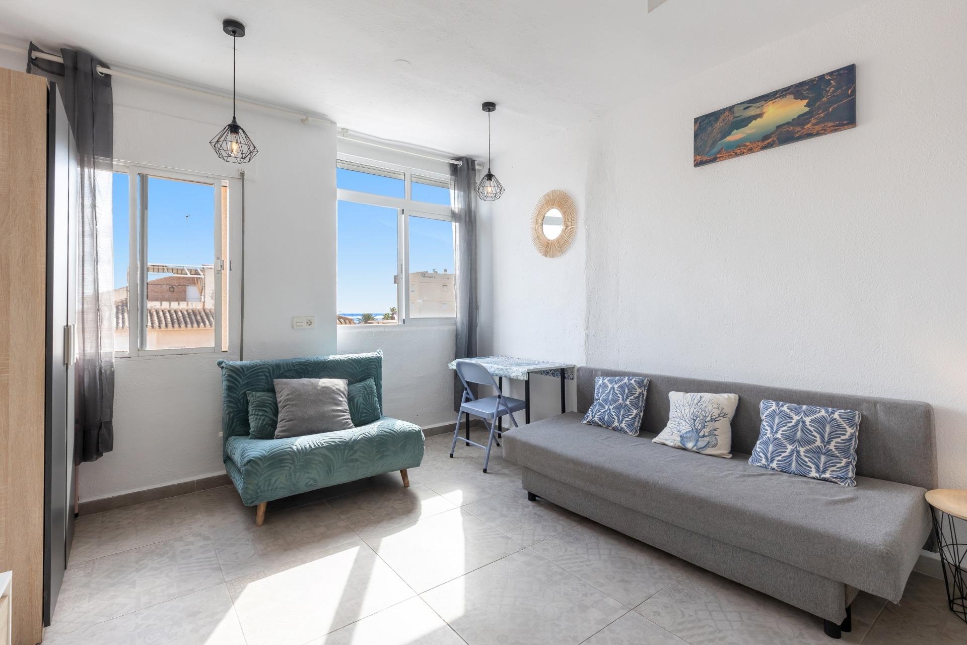 Resale - Apartment / flat - Torrevieja - La Mata