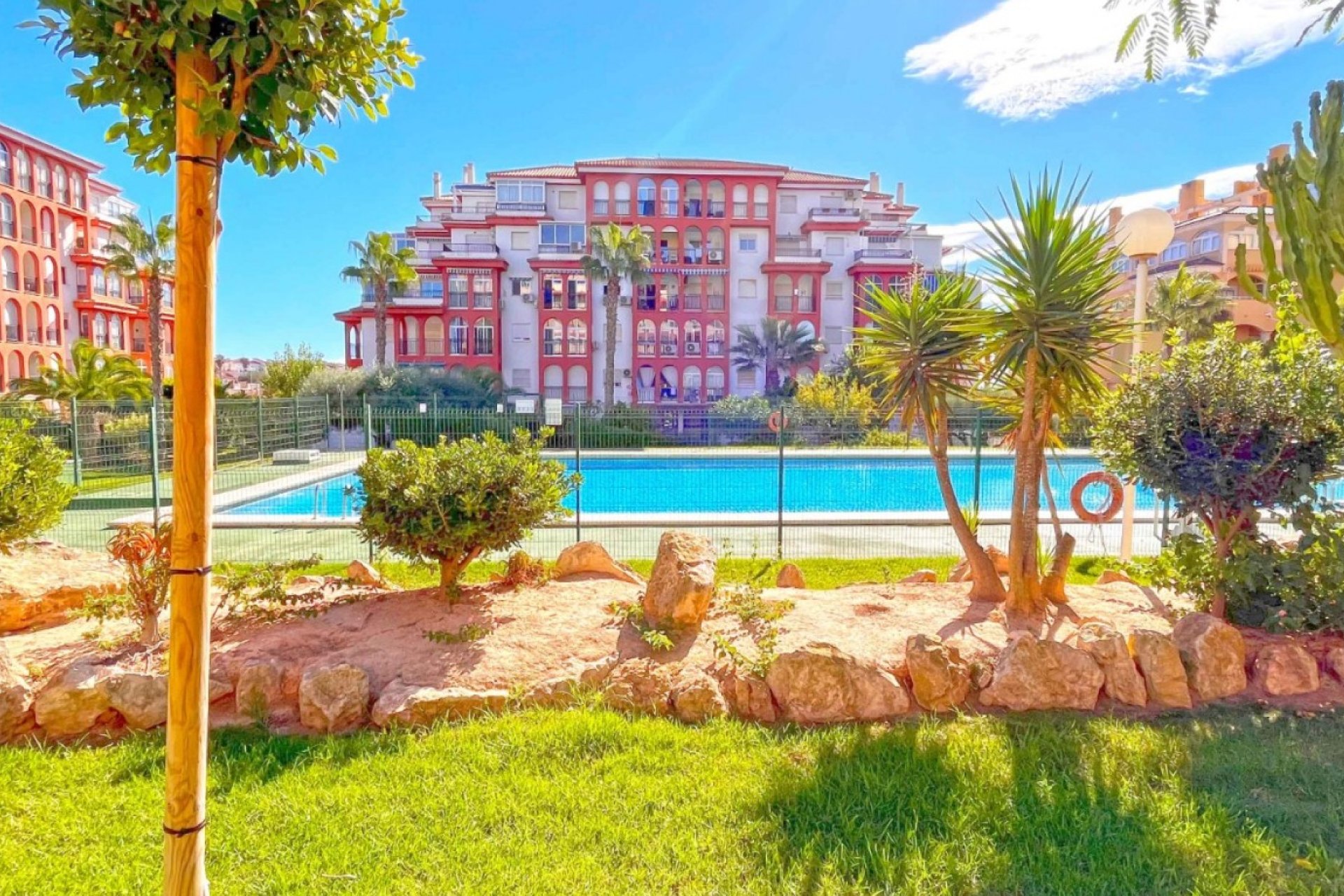 Resale - Apartment / flat - Torrevieja - La Mata