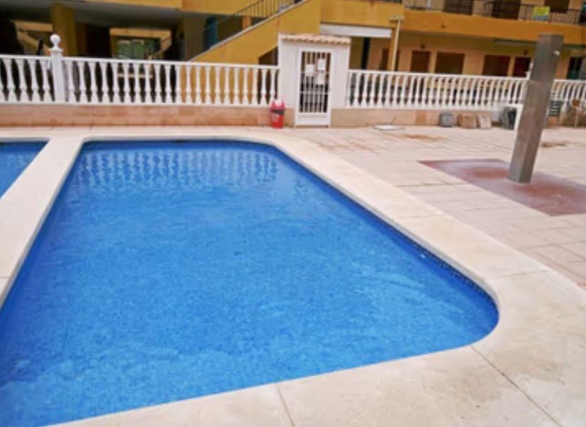 Resale - Apartment / flat - Torrevieja - La Mata