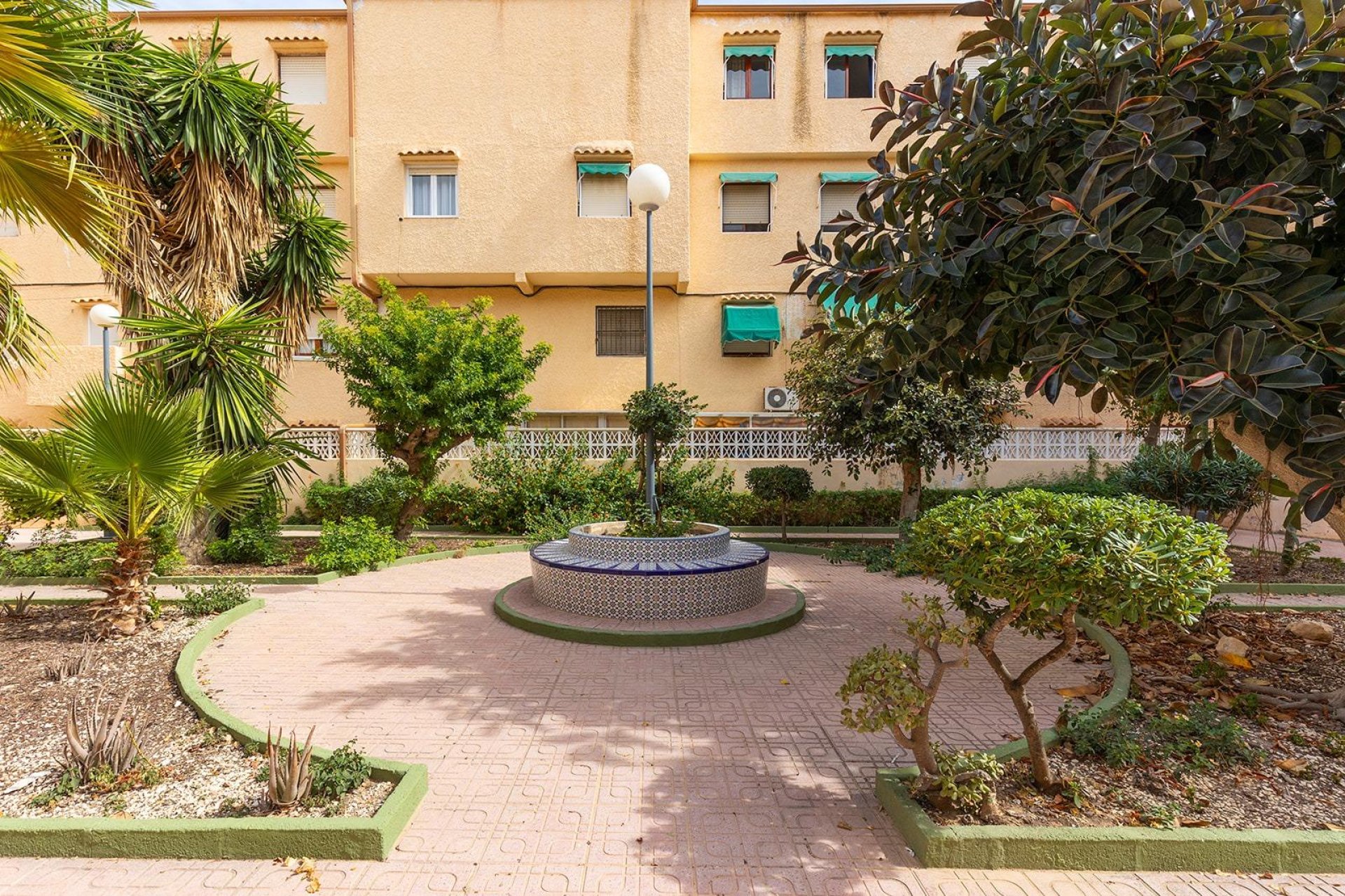 Resale - Apartment / flat - Torrevieja - La Mata