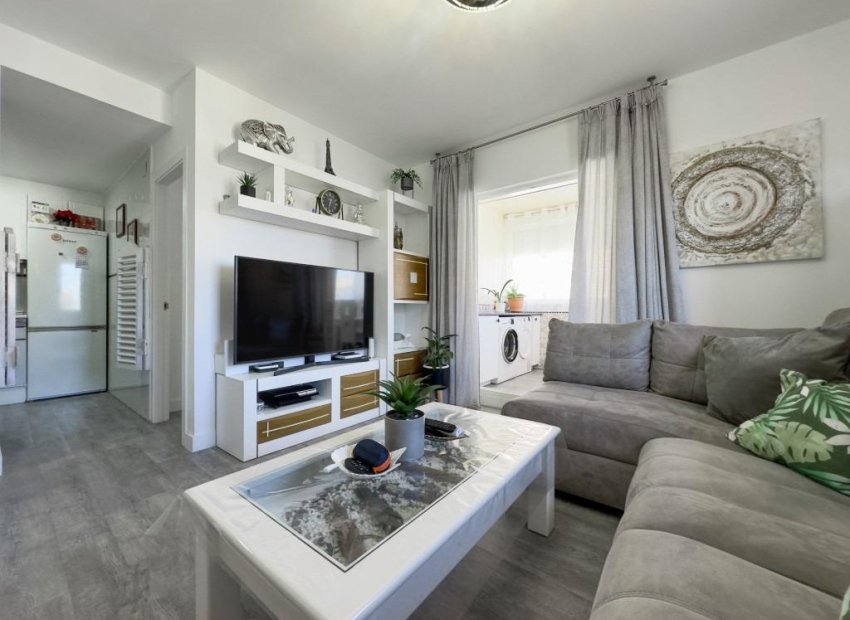 Resale - Apartment / flat - Torrevieja - La Mata