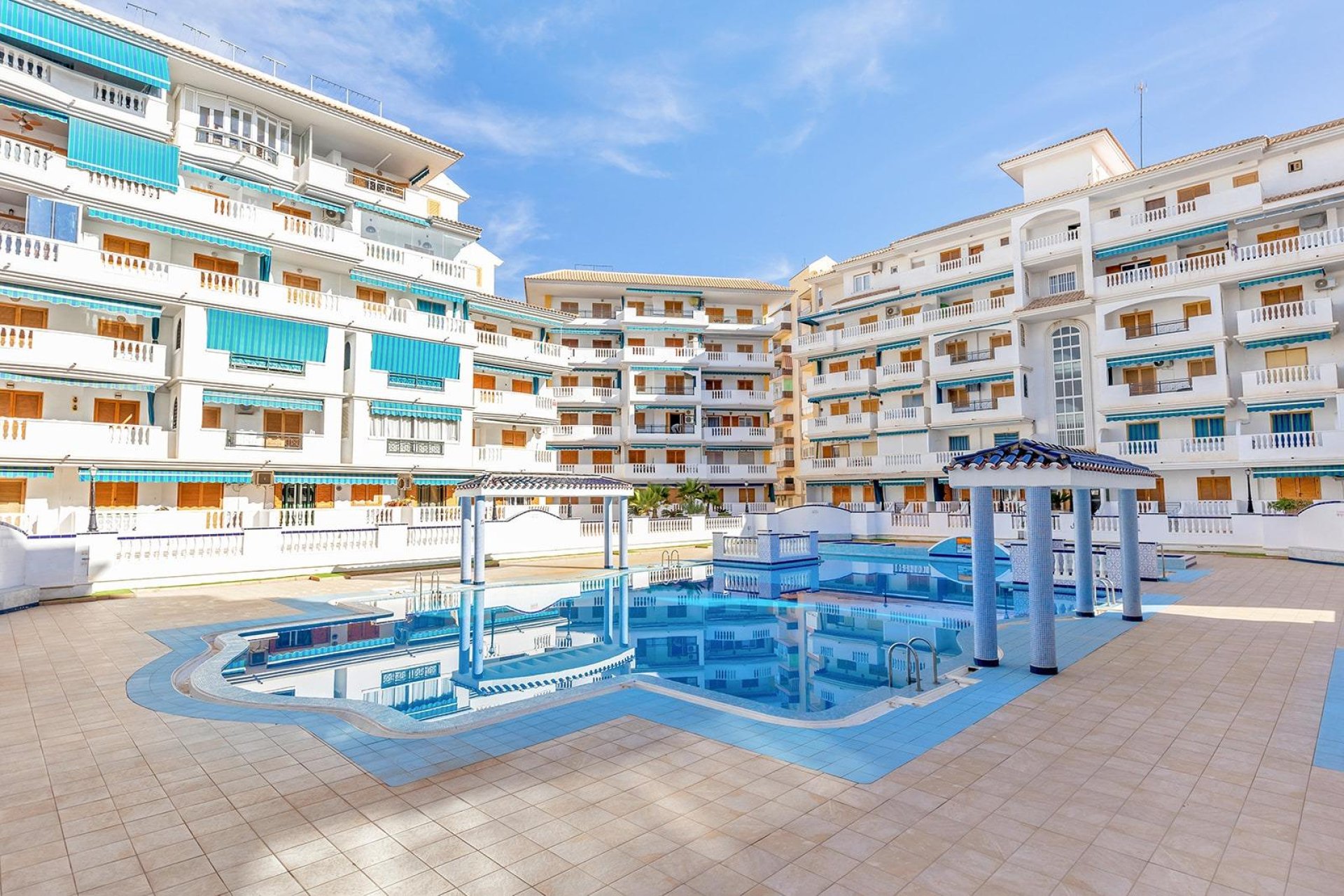 Resale - Apartment / flat - Torrevieja - La Mata