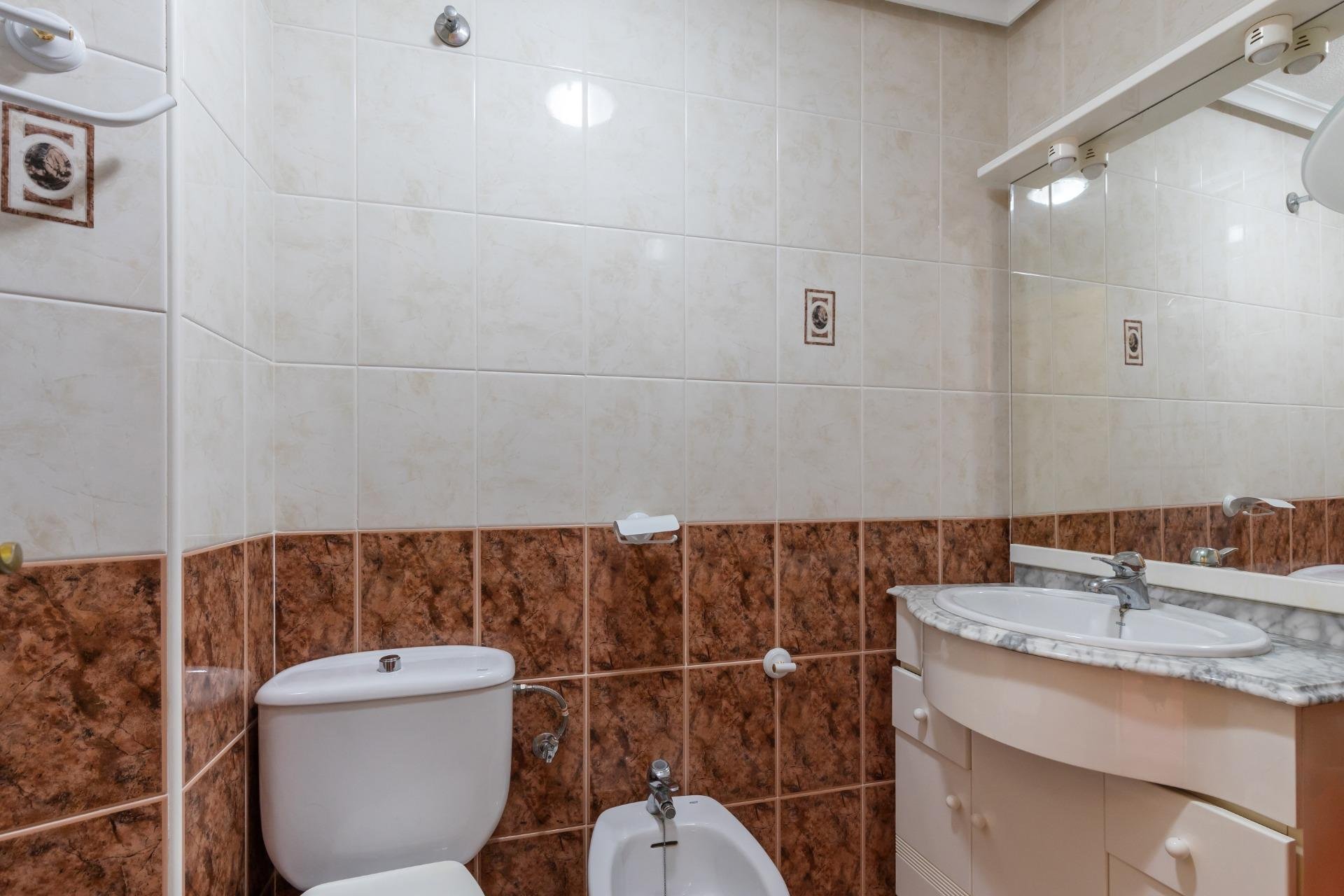 Resale - Apartment / flat - Torrevieja - La Mata