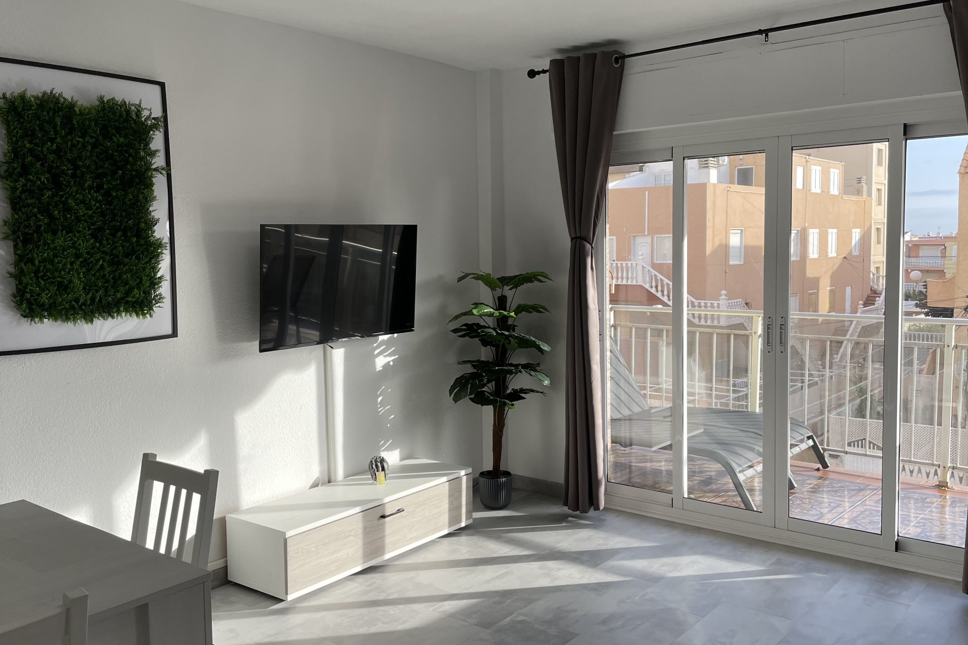 Resale - Apartment / flat - Torrevieja - La Mata