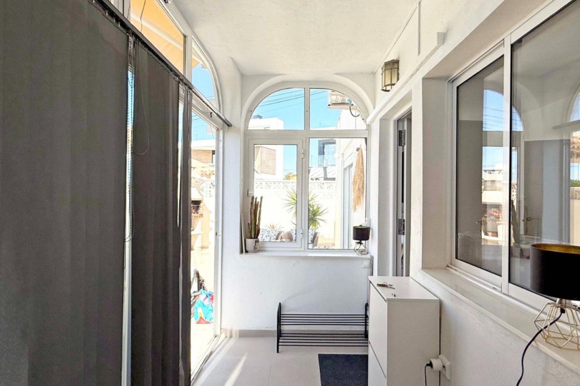 Resale - Apartment / Flat * - Torrevieja - La Mata *