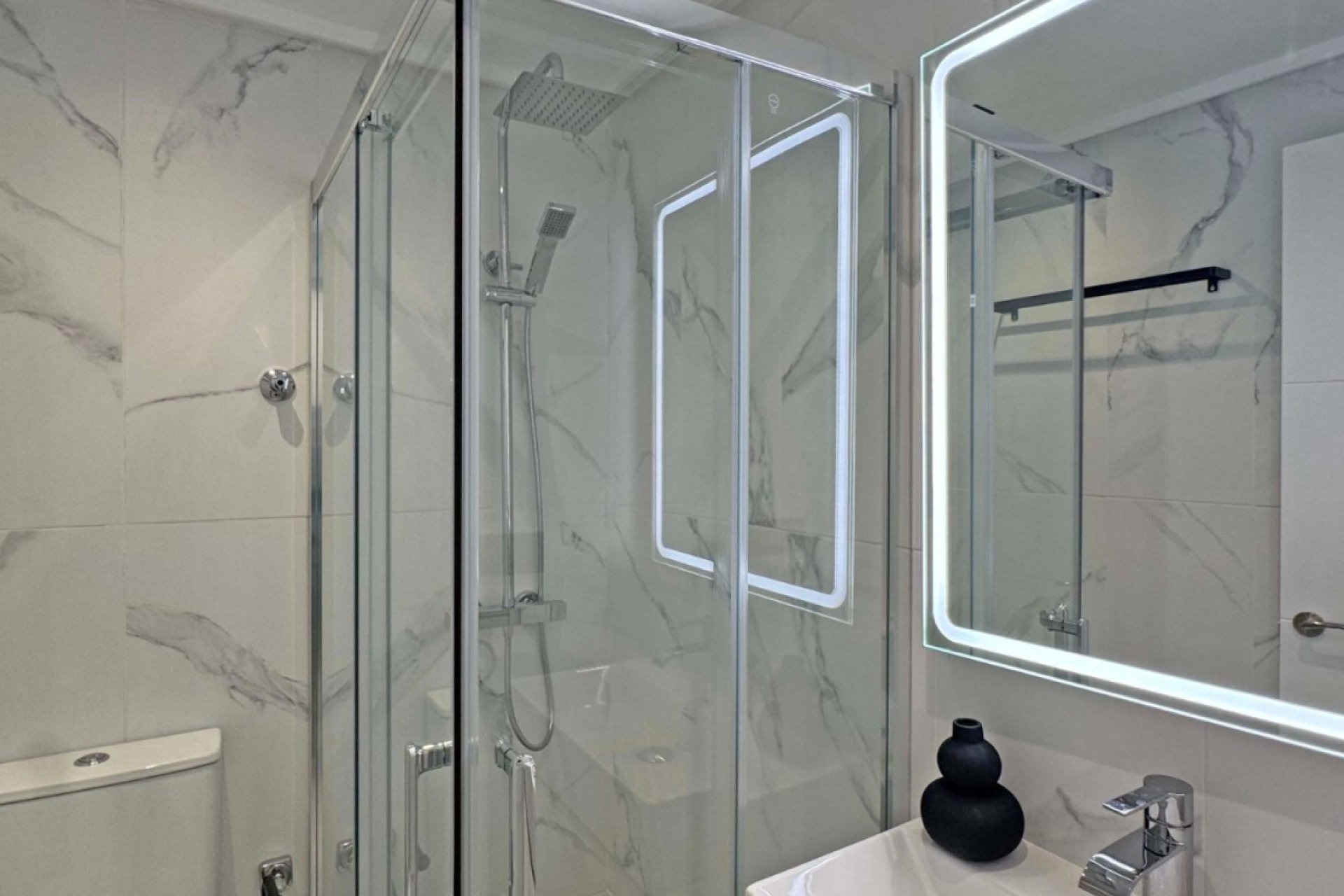 Resale - Apartment / Flat * - Torrevieja - La Mata *