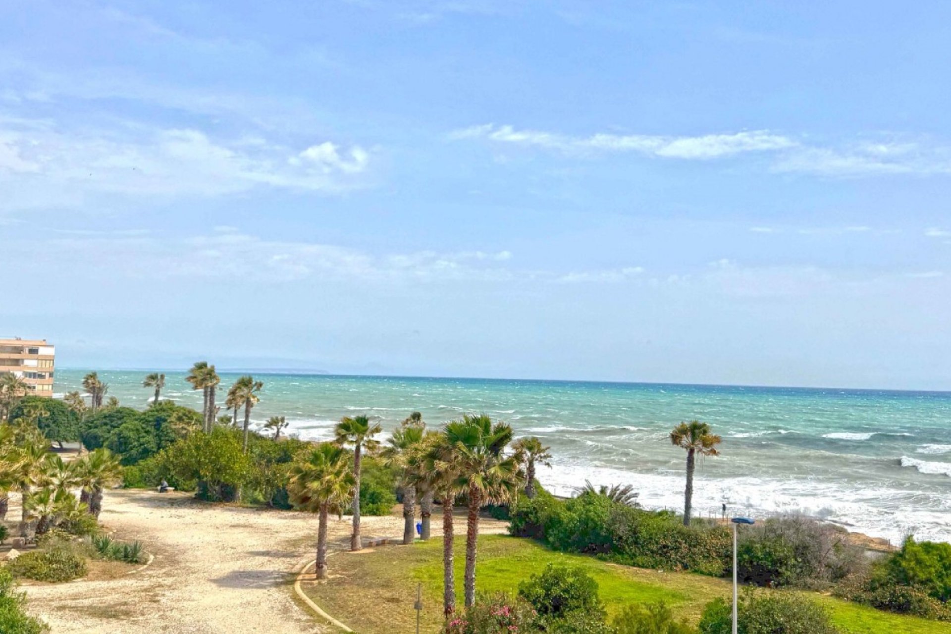 Resale - Apartment / Flat * - Torrevieja - La Mata *