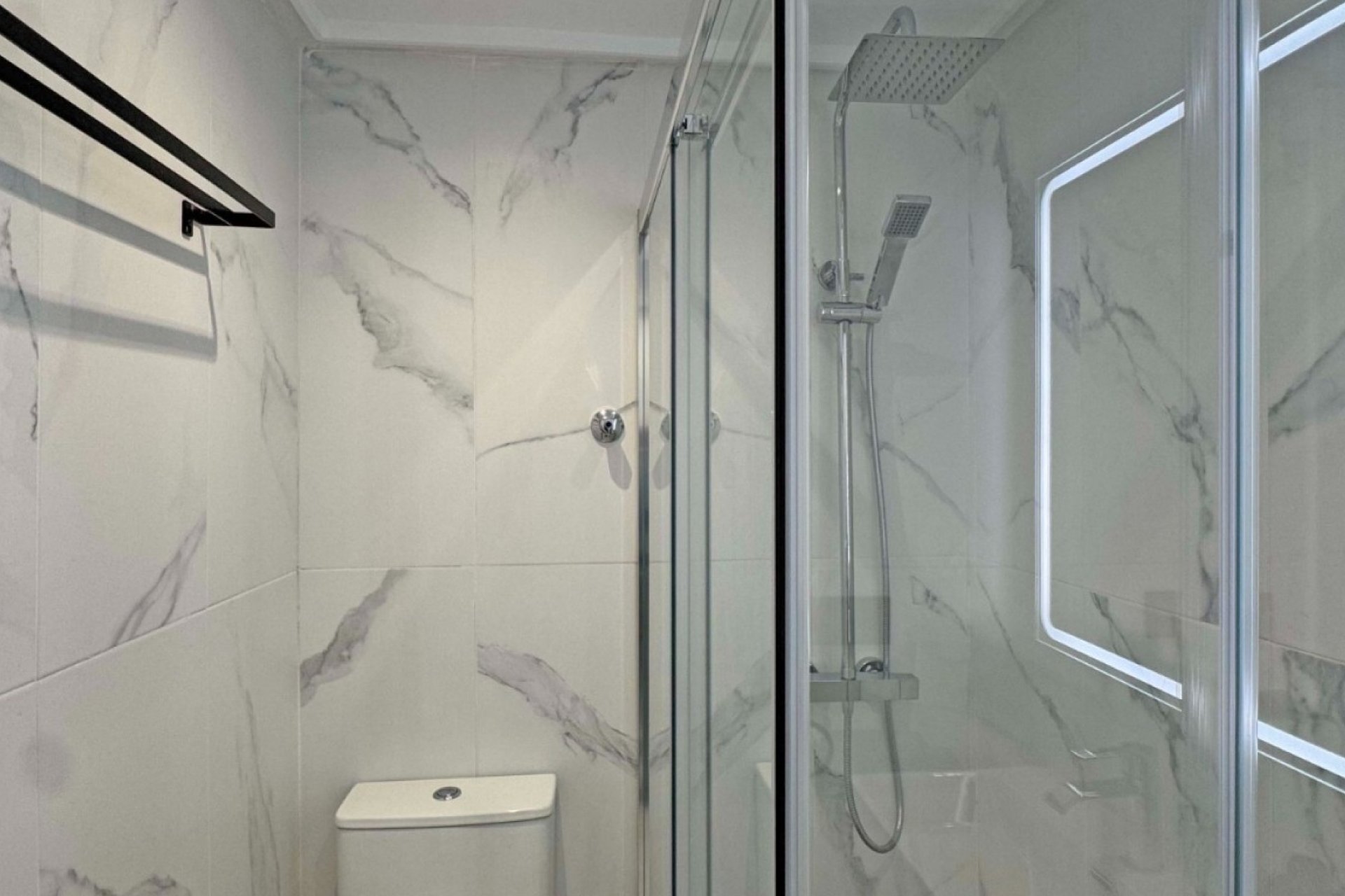 Resale - Apartment / Flat * - Torrevieja - La Mata *