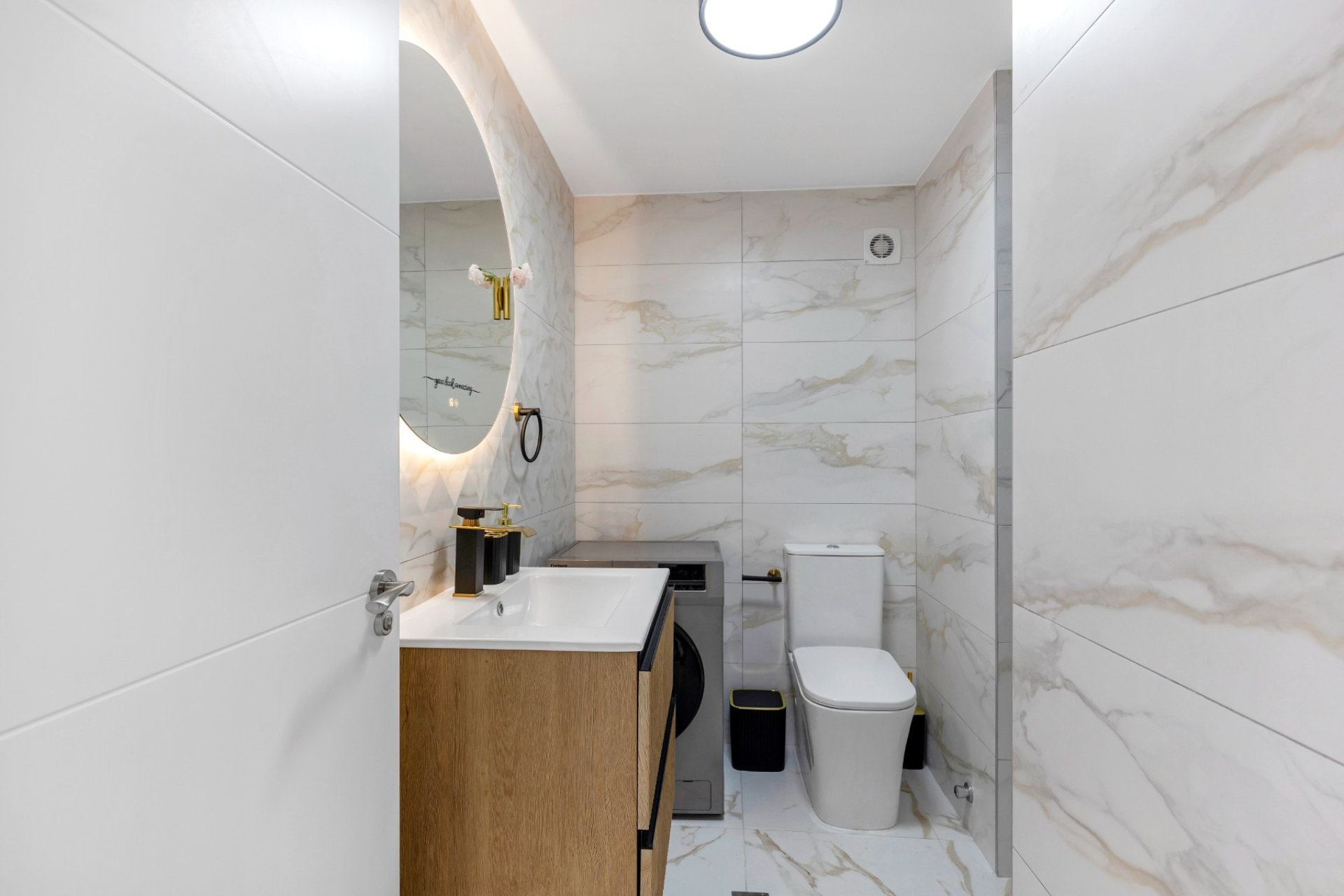 Resale - Apartment / Flat * - Torrevieja - La Mata *