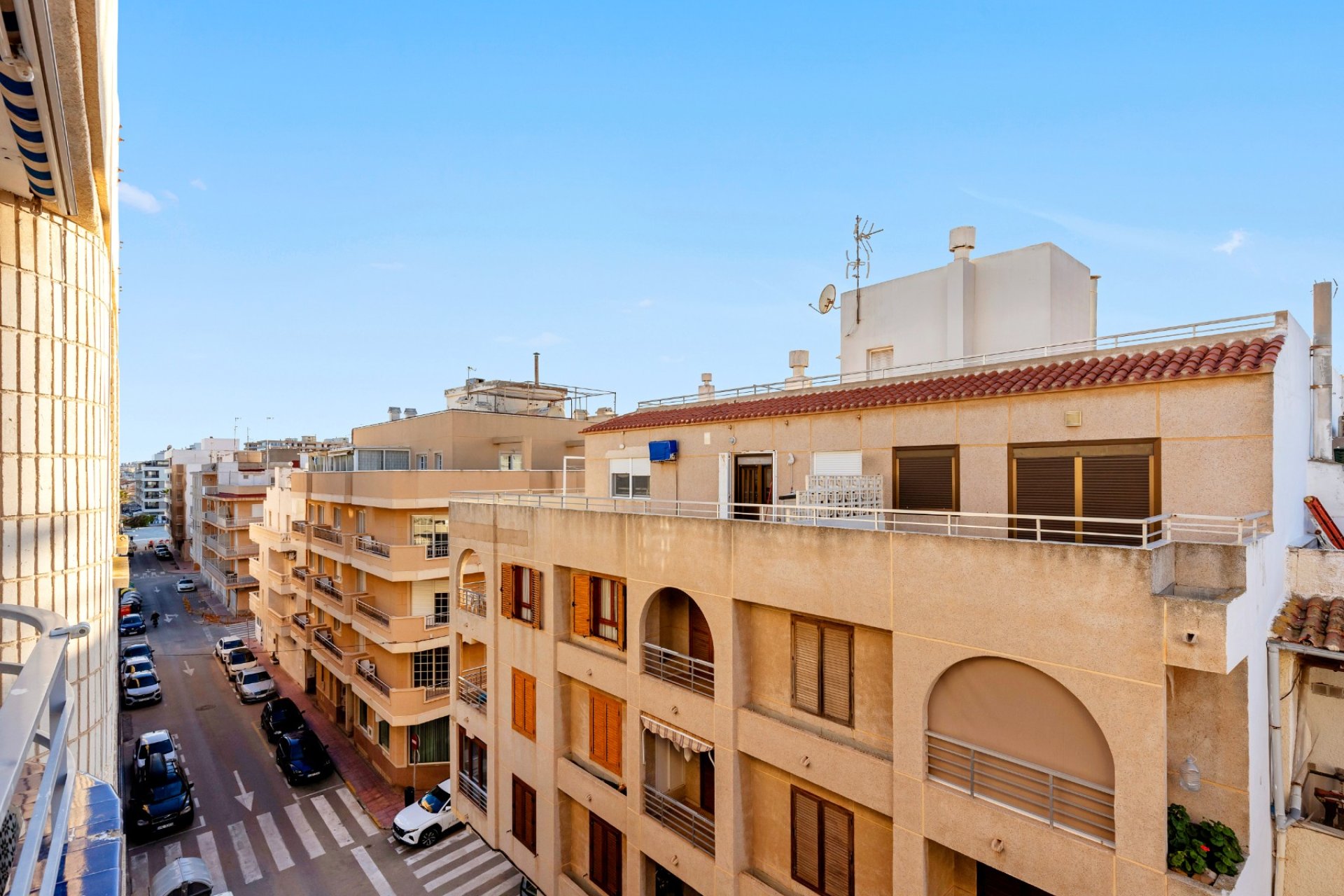 Resale - Apartment / Flat * - Torrevieja - La Mata *
