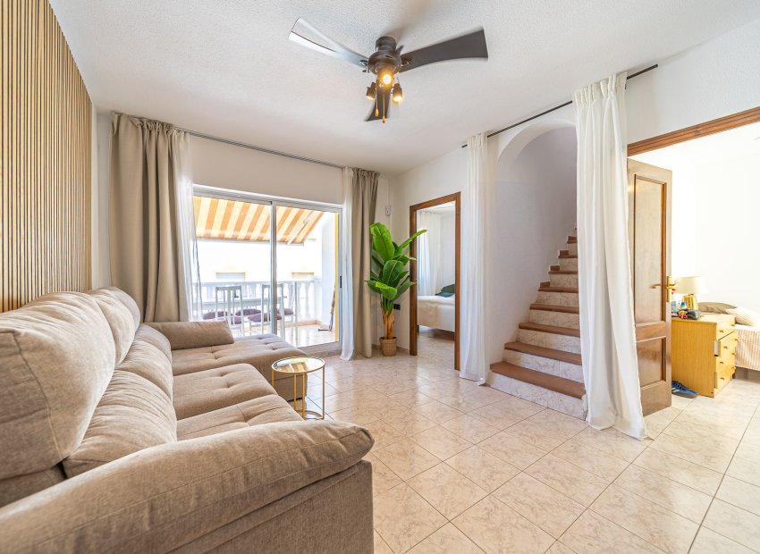 Resale - Apartment / Flat * - Torrevieja - La Mata *