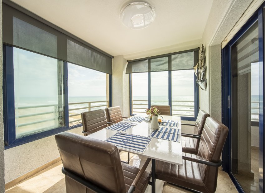 Resale - Apartment / Flat * - Torrevieja - La Mata *