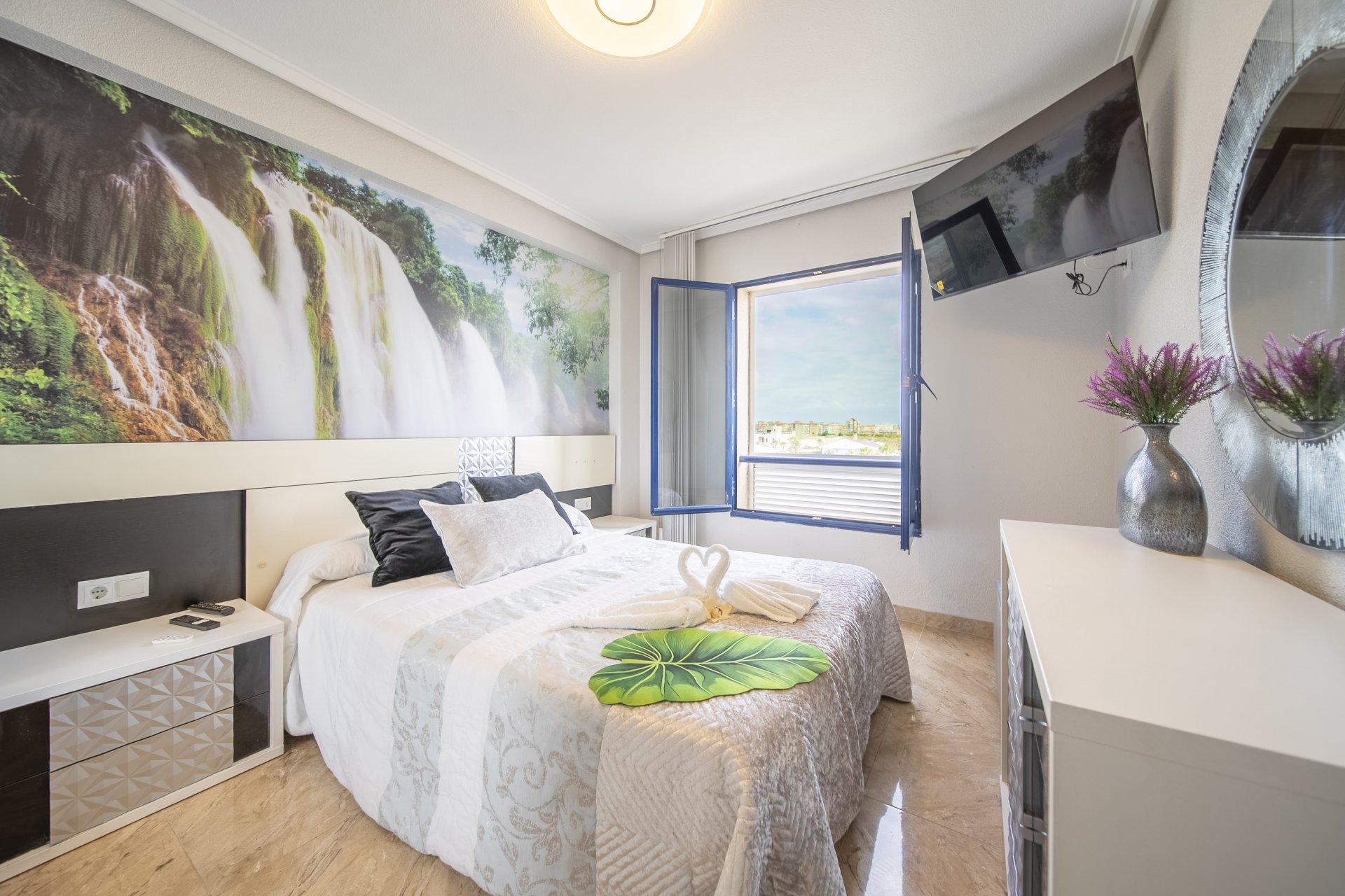 Resale - Apartment / Flat * - Torrevieja - La Mata *