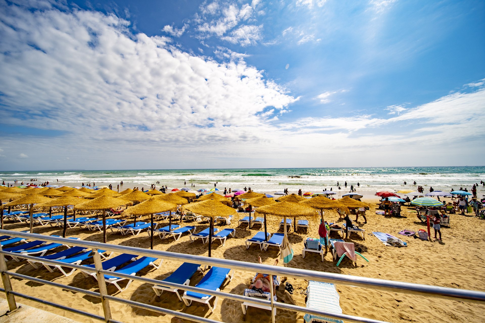 Resale - Apartment / Flat * - Torrevieja - La Mata *