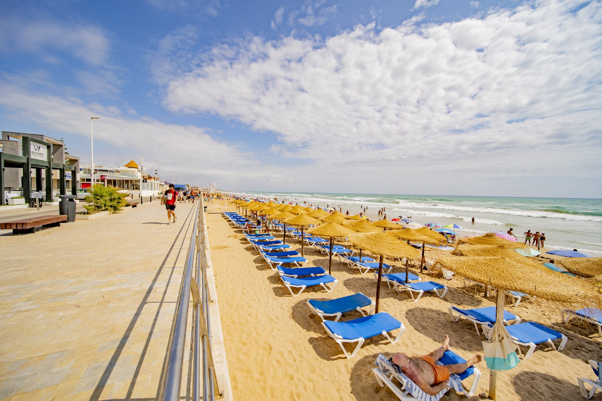 Resale - Apartment / Flat * - Torrevieja - La Mata *