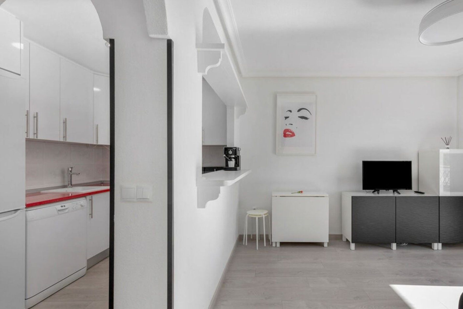 Resale - Apartment / Flat * - Torrevieja - La Mata *