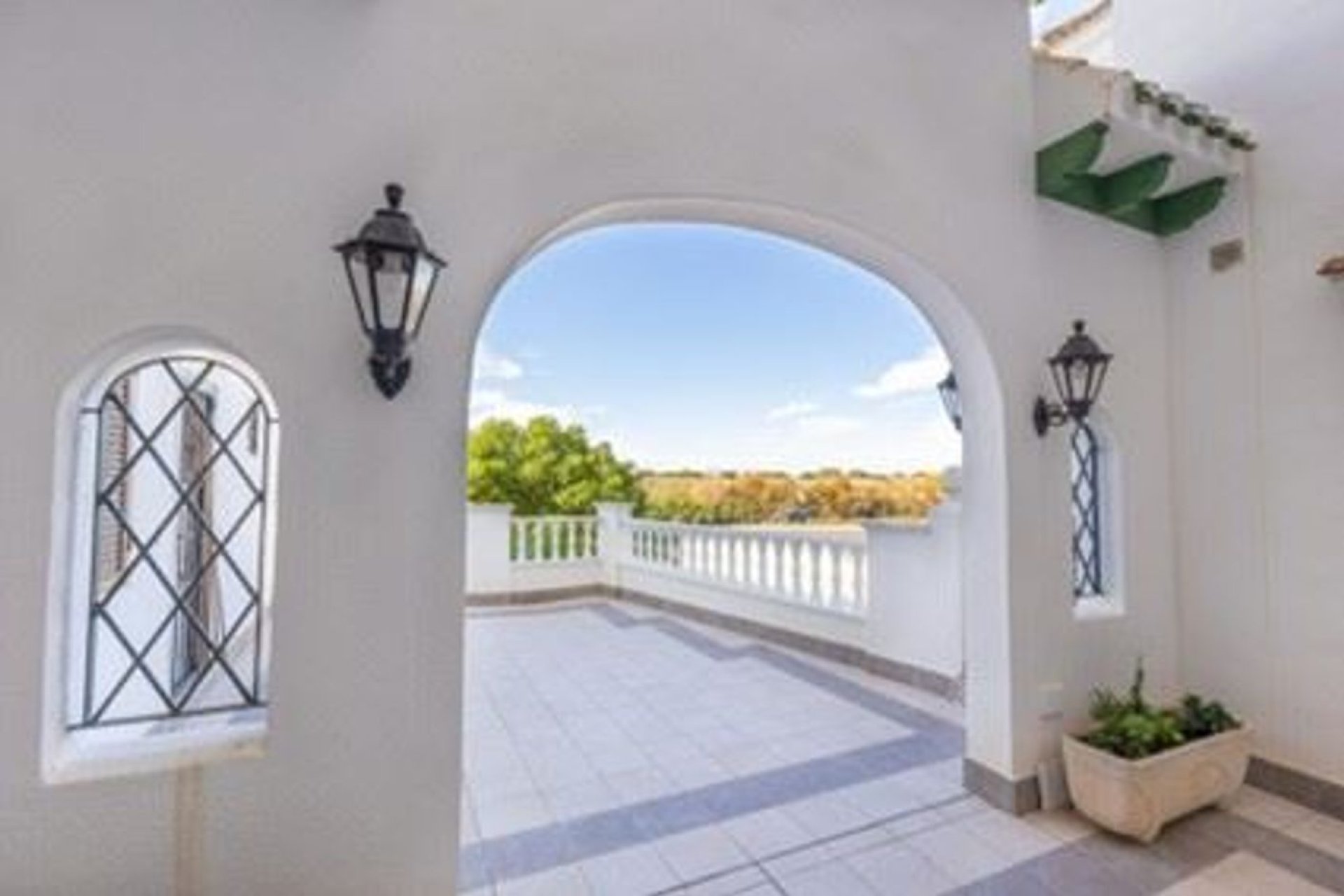 Resale - Apartment / Flat * - Torrevieja - La Mata *