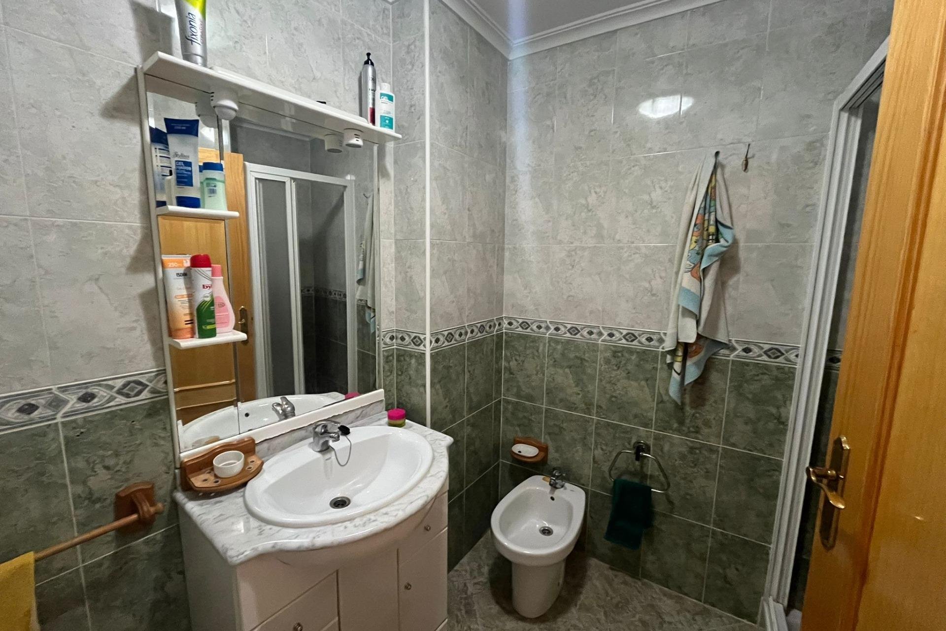 Resale - Apartment / Flat * - Torrevieja - La Mata *