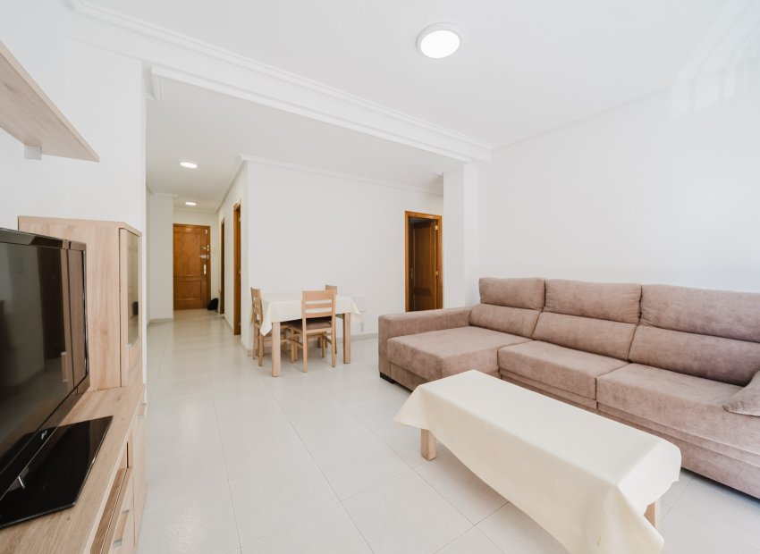 Resale - Apartment / Flat * - Torrevieja - La Mata *