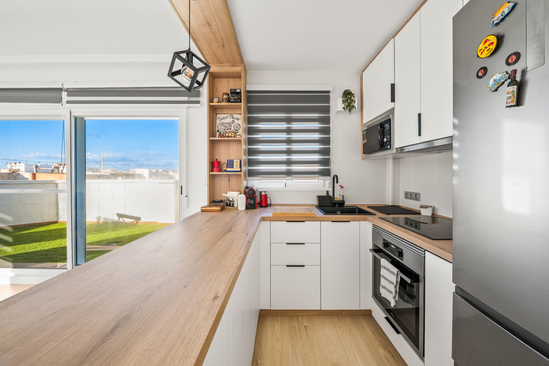 Resale - Apartment / Flat * - Torrevieja - La Mata *