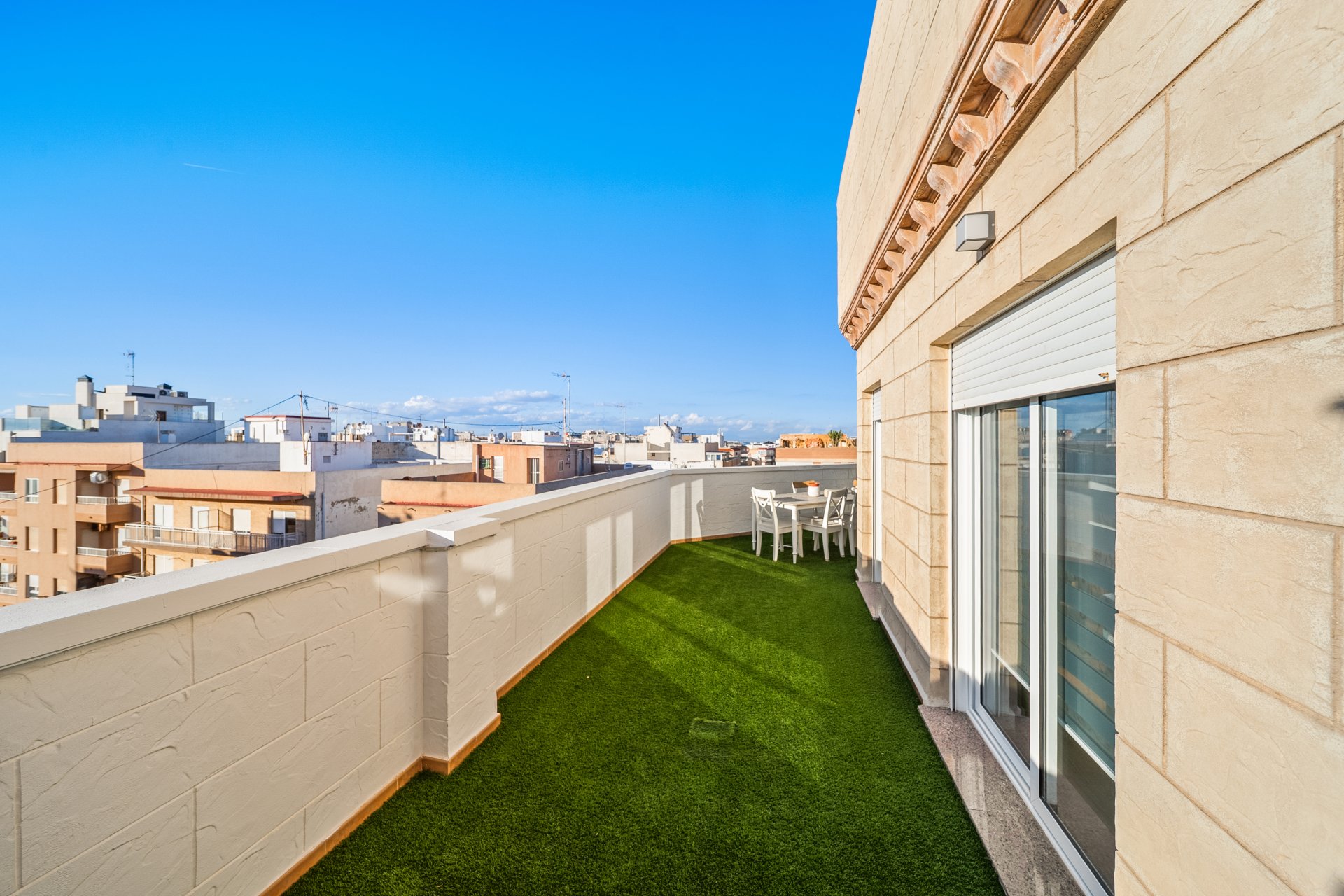 Resale - Apartment / Flat * - Torrevieja - La Mata *