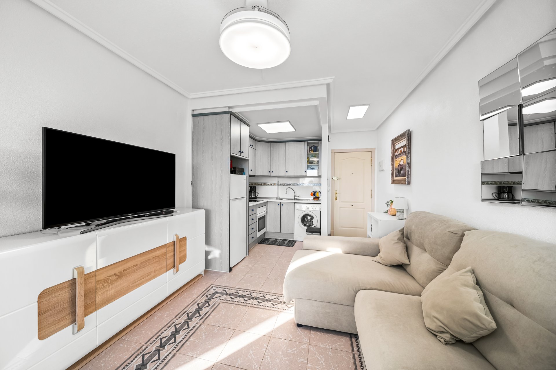 Resale - Apartment / Flat * - Torrevieja - La Mata *