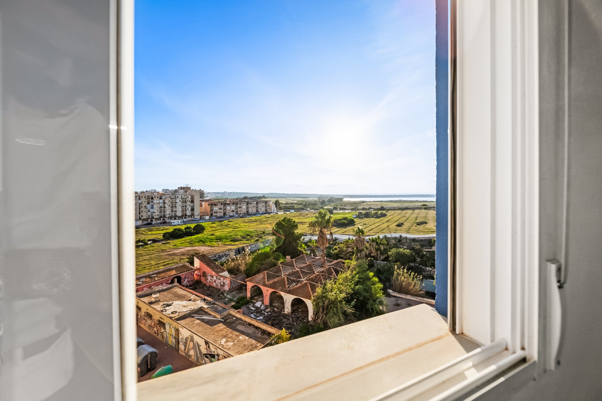 Resale - Apartment / Flat * - Torrevieja - La Mata *