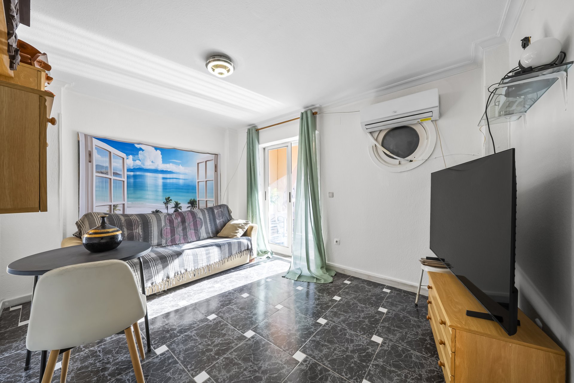 Resale - Apartment / Flat * - Torrevieja - La Mata *