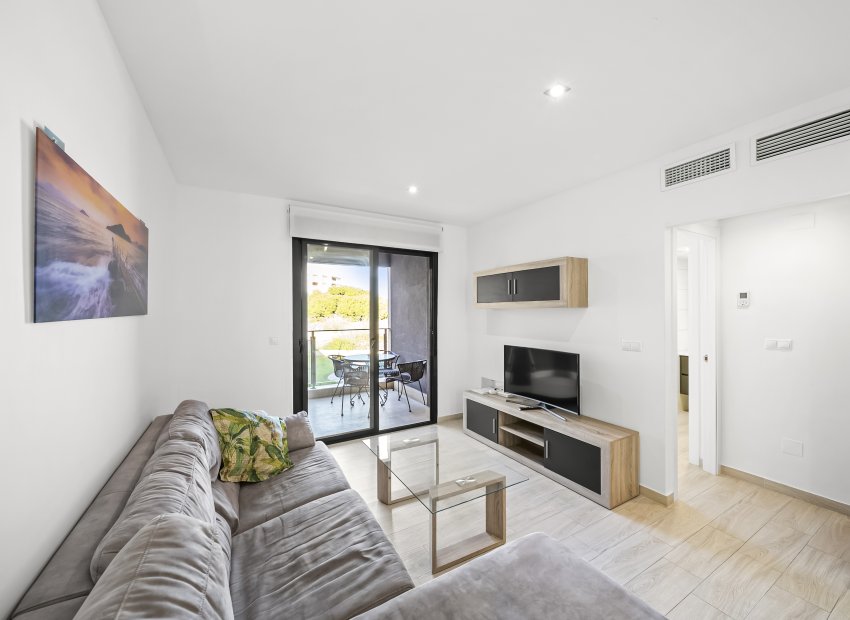 Resale - Apartment / Flat * - Torrevieja - La Mata *