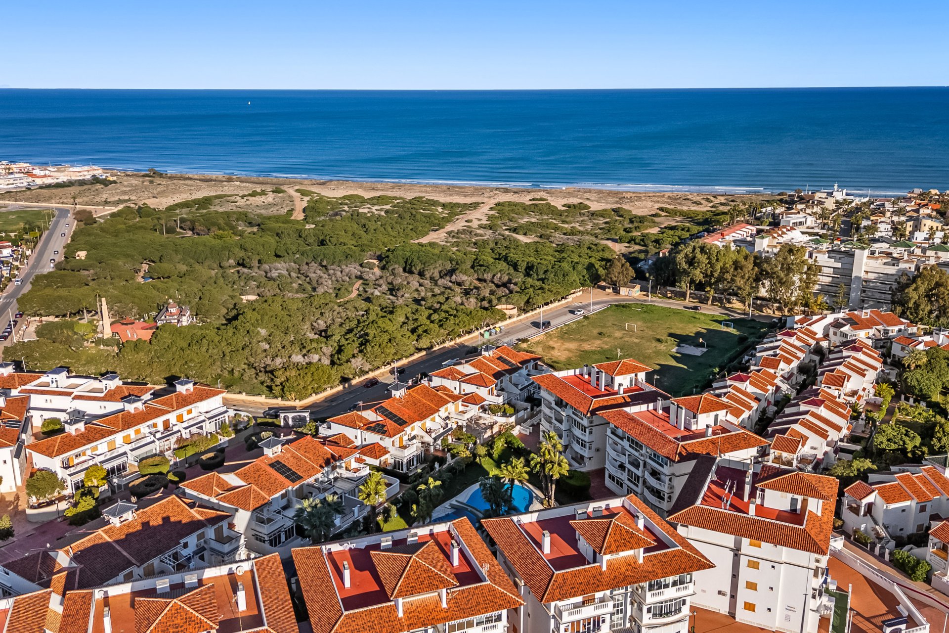Resale - Apartment / Flat * - Torrevieja * - La Mata *