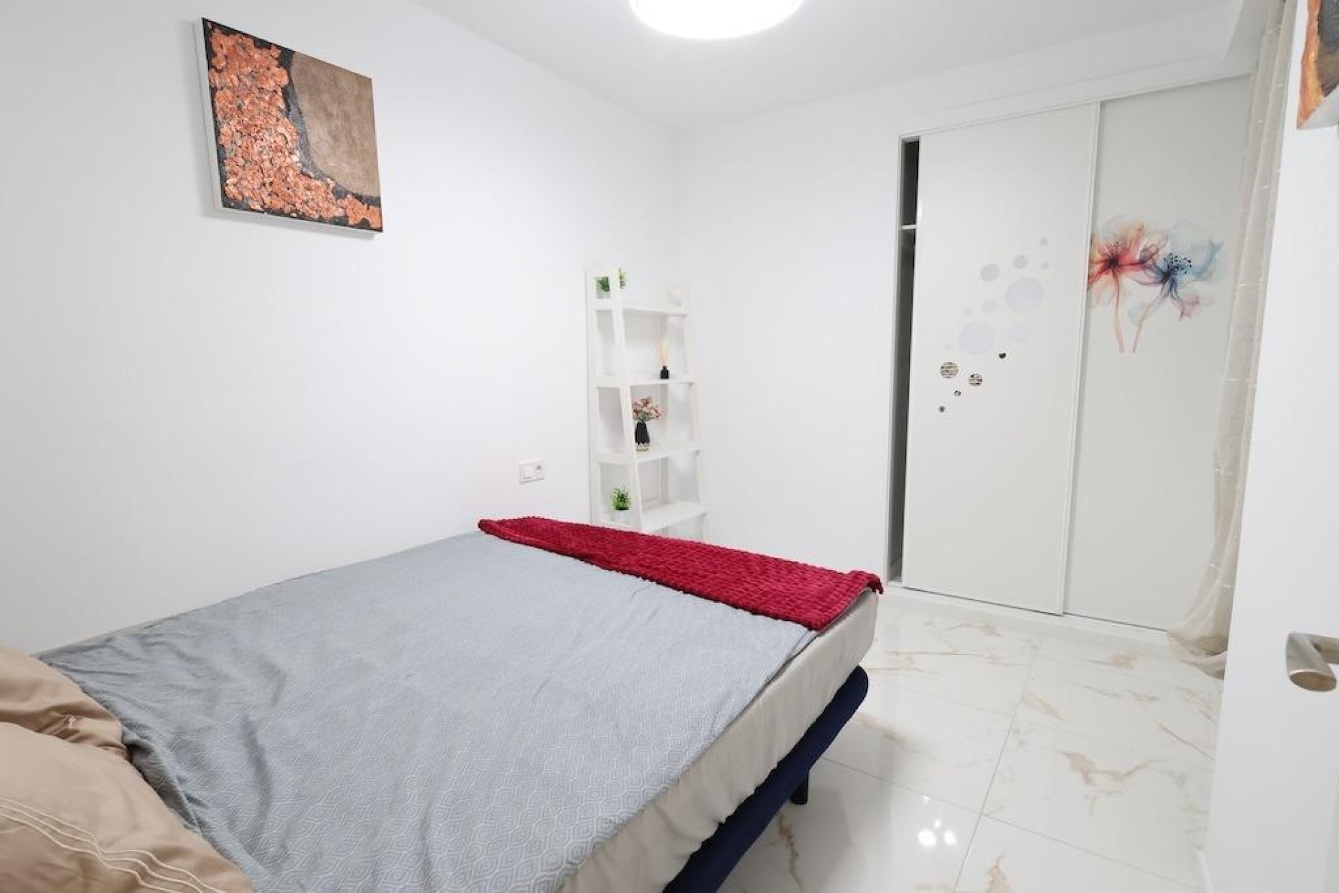 Resale - Apartment / Flat * - Torrevieja * - La Mata *
