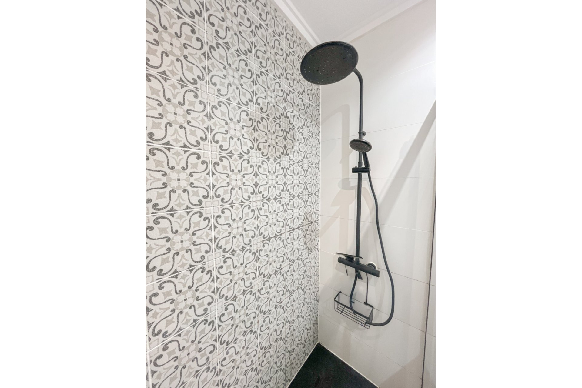 Resale - Apartment / Flat * - Torrevieja * - La Mata *