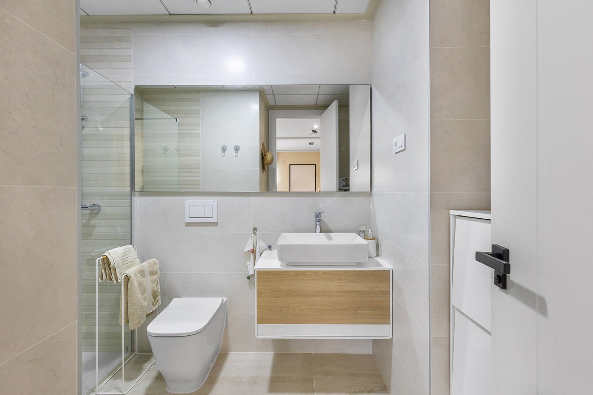 Resale - Apartment / Flat * - Torrevieja * - La Mata *