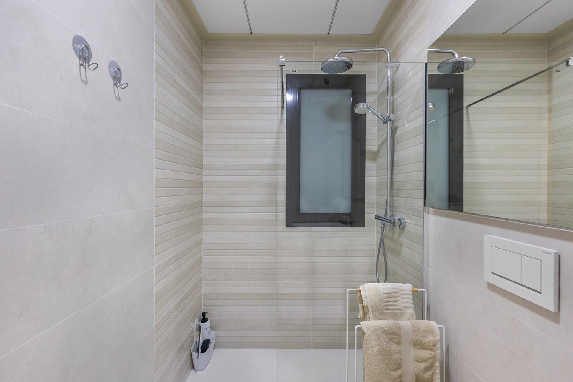 Resale - Apartment / Flat * - Torrevieja * - La Mata *