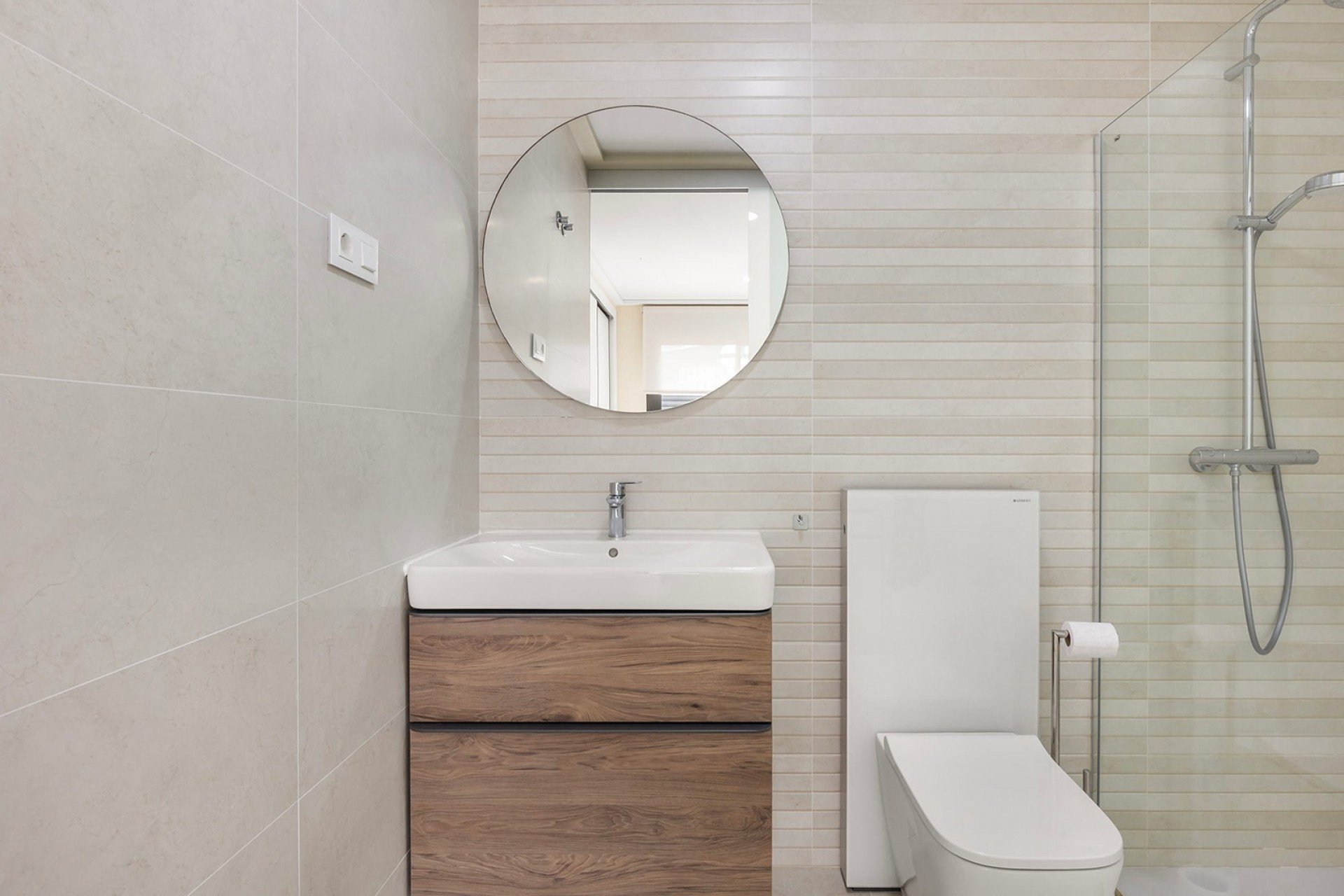 Resale - Apartment / Flat * - Torrevieja * - La Mata *