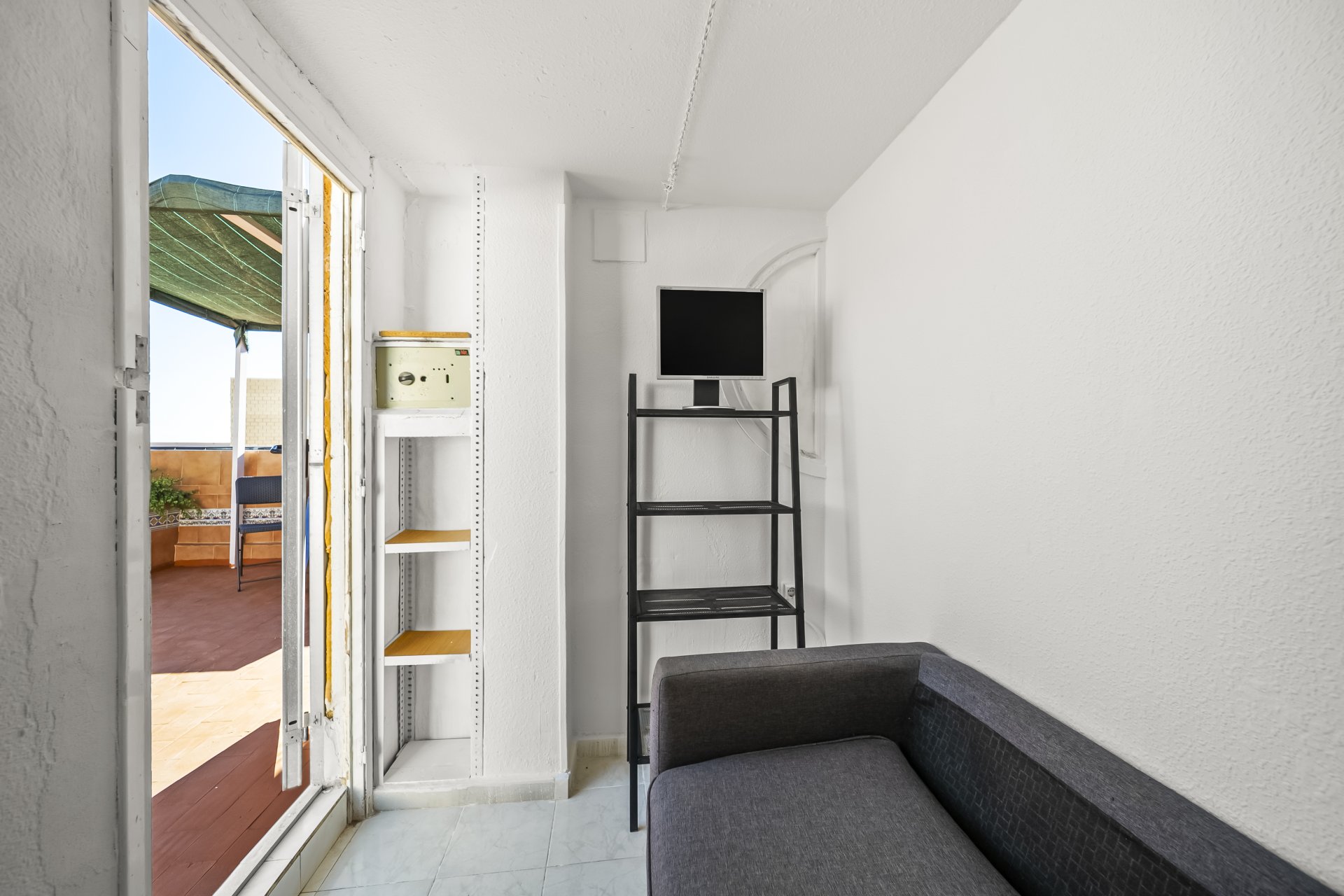 Resale - Apartment / Flat * - Torrevieja * - La Mata *