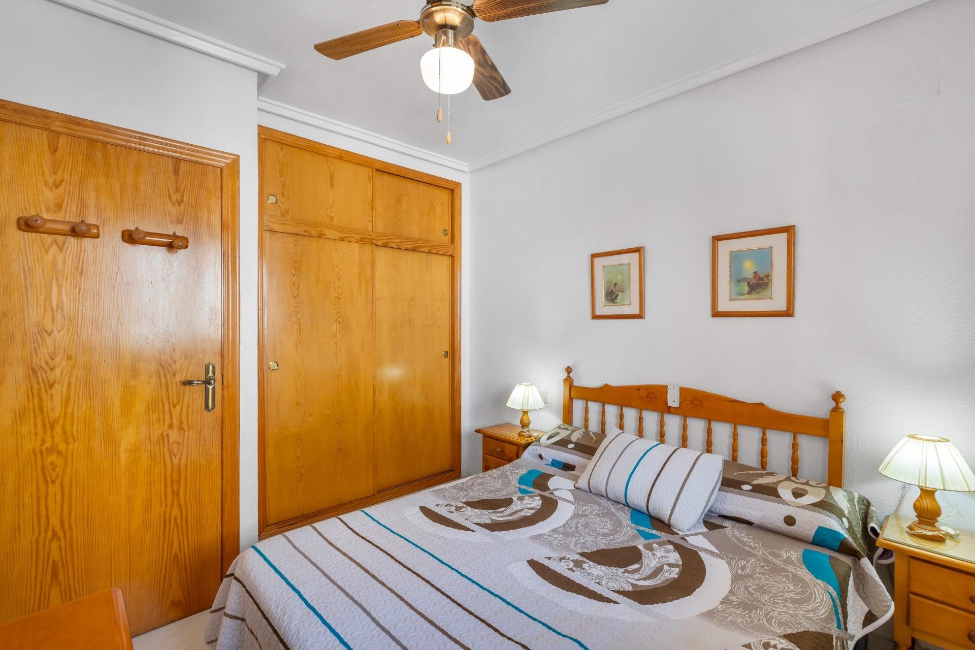 Resale - Apartment / Flat * - Torrevieja * - La Mata *