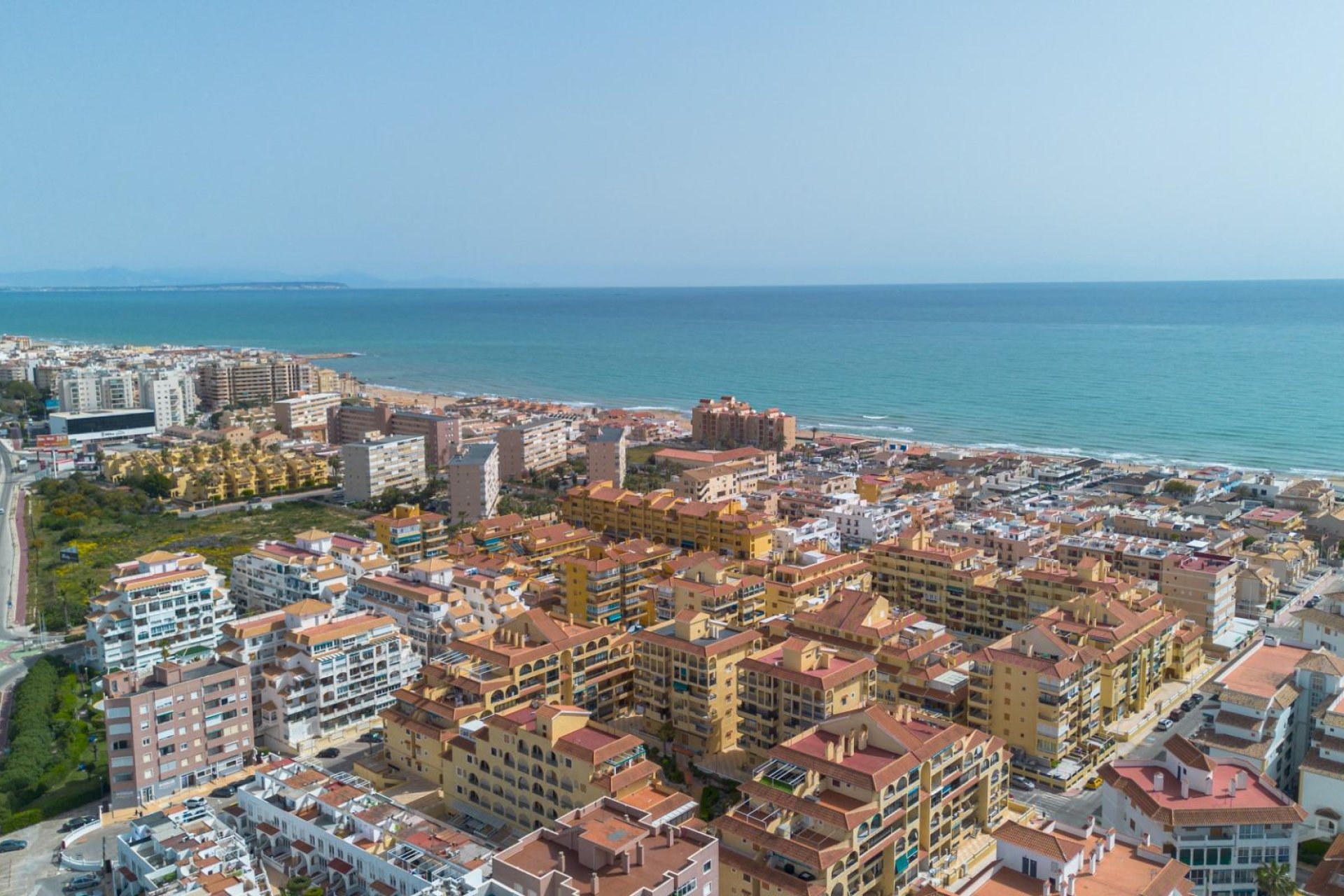 Resale - Apartment / Flat * - Torrevieja * - La Mata *