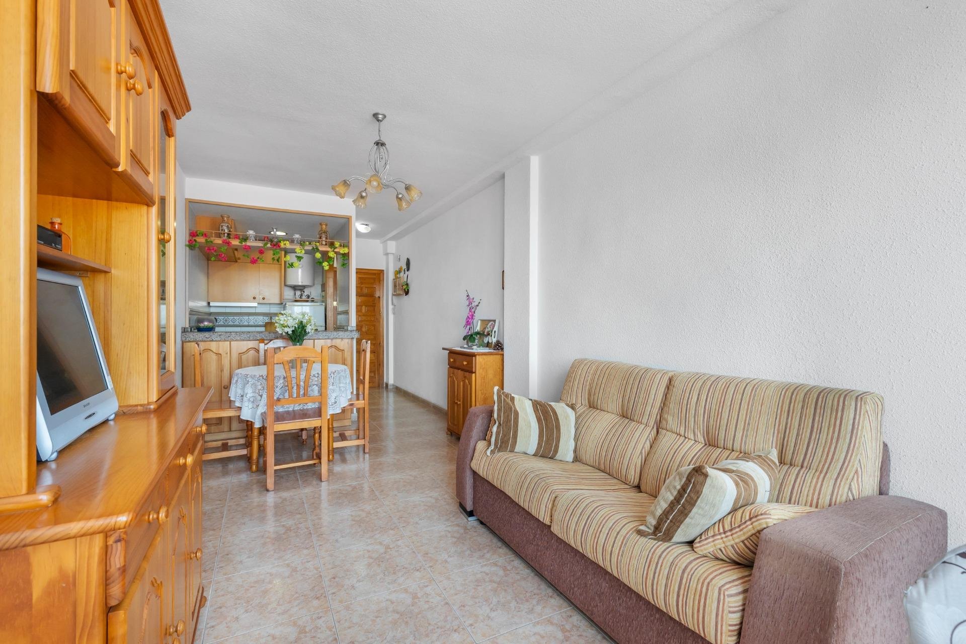 Resale - Apartment / Flat * - Torrevieja * - La Mata *