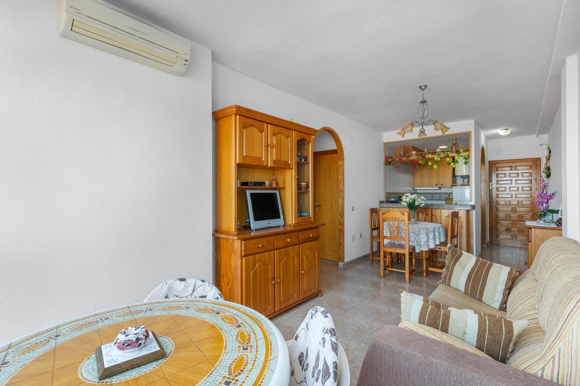 Resale - Apartment / Flat * - Torrevieja * - La Mata *