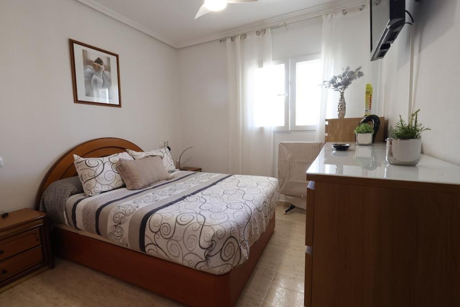 Resale - Apartment / Flat * - Torrevieja * - La Mata *