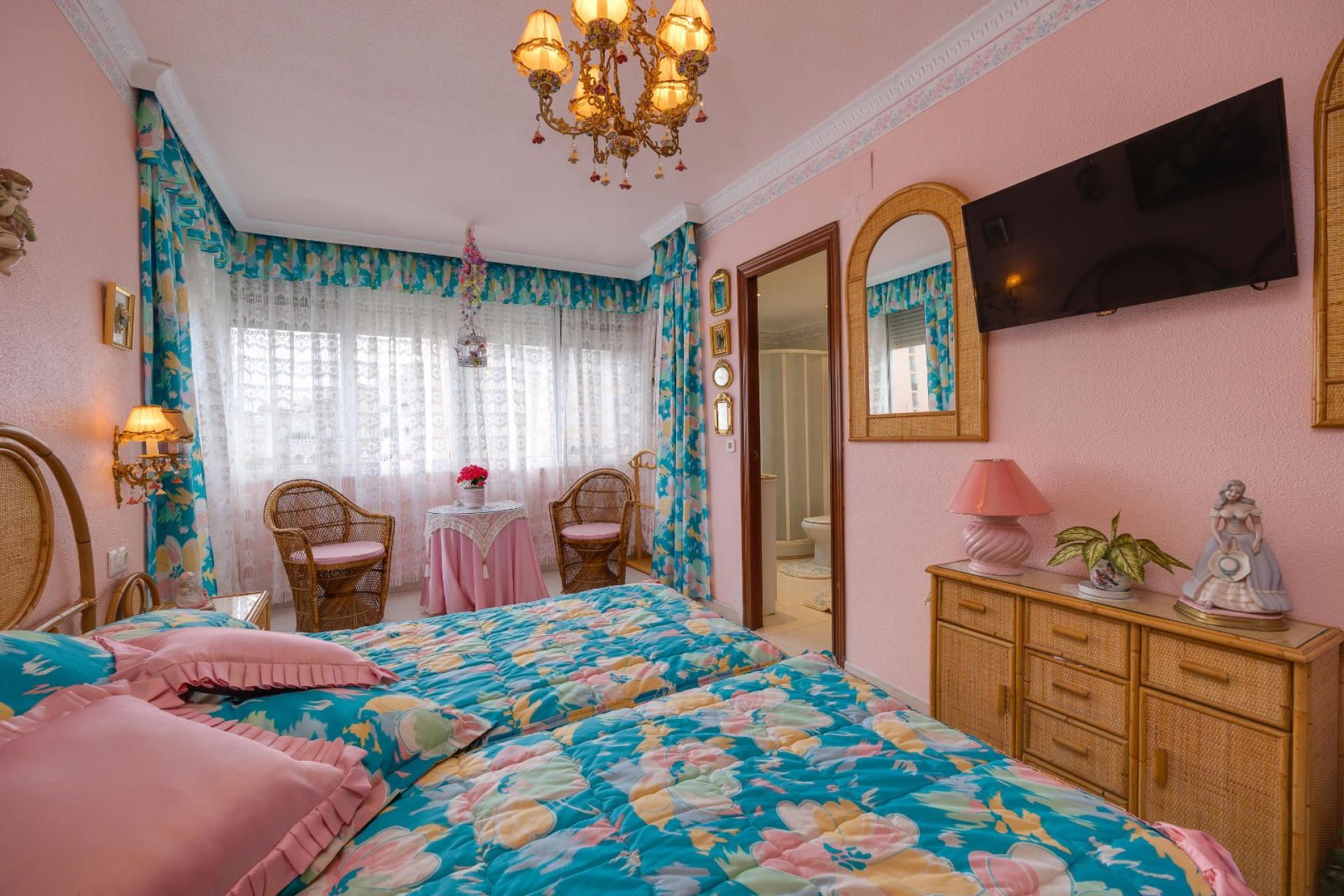 Resale - Apartment / Flat * - Torrevieja * - La Mata *